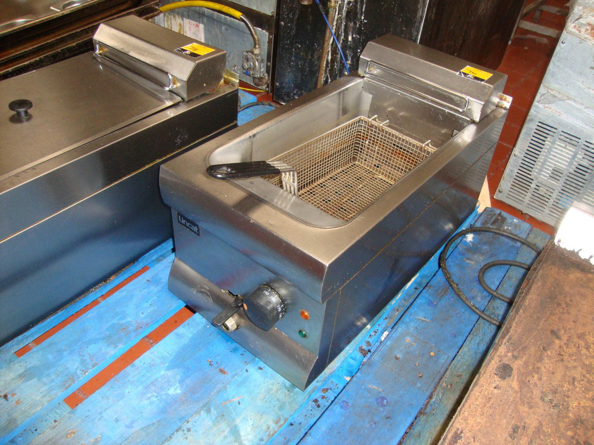 Lincat DF33 bench top stainless steel deep fat fryer - Image 2 of 4