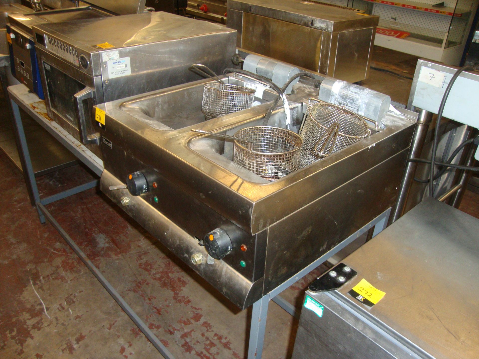 Lincat DF66-A004 bench top stainless steel twin deep fat fryer - Image 2 of 3