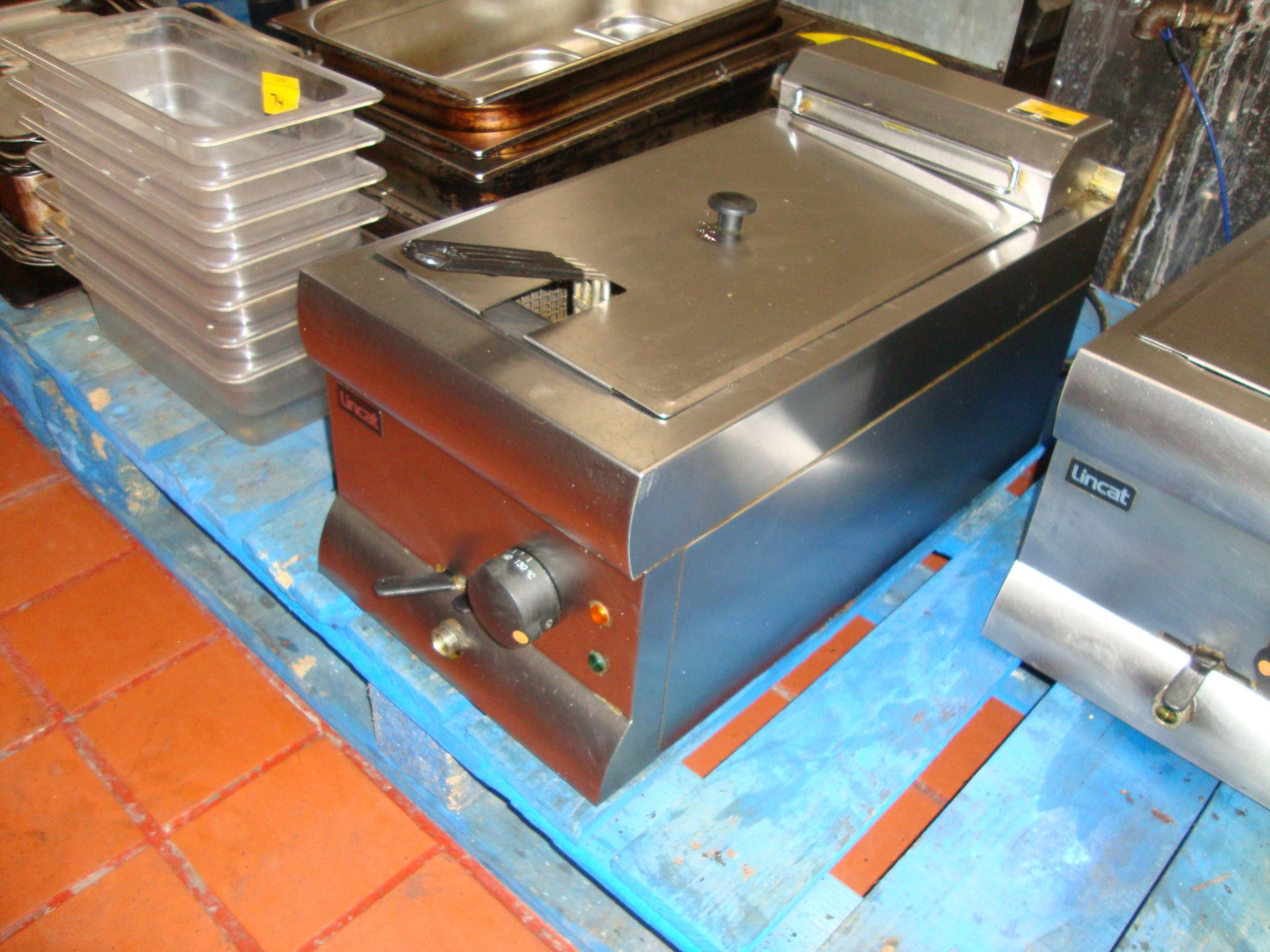 Lincat DF33 bench top stainless steel deep fat fryer