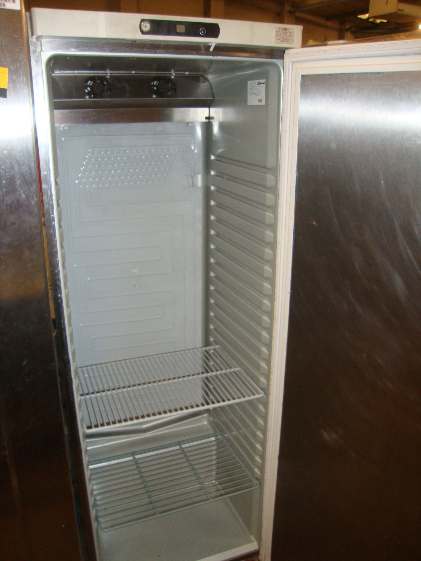 Gram K400 RUHC6N stainless steel mobile fridge - Image 3 of 3