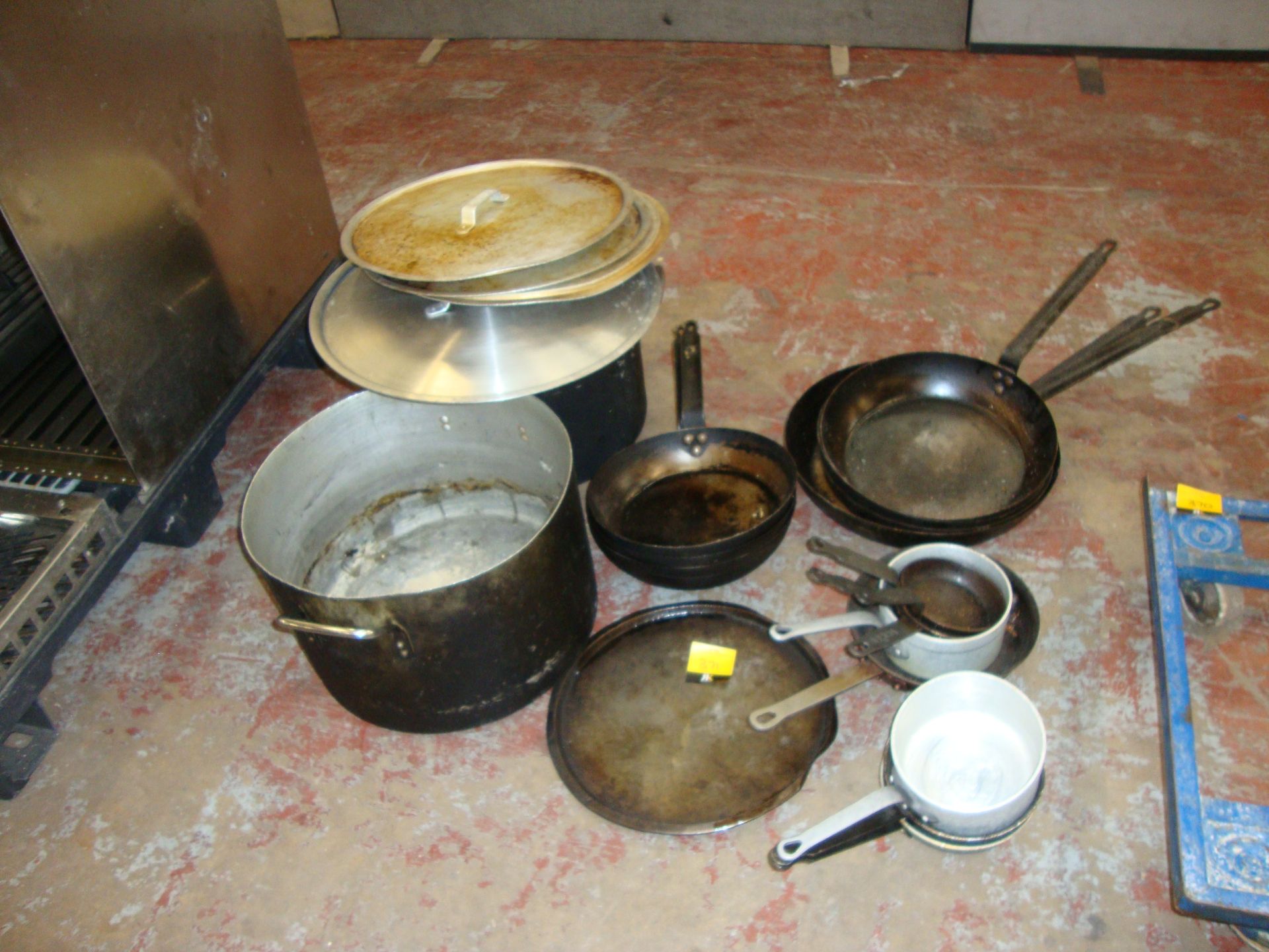 Quantity of pans as pictured