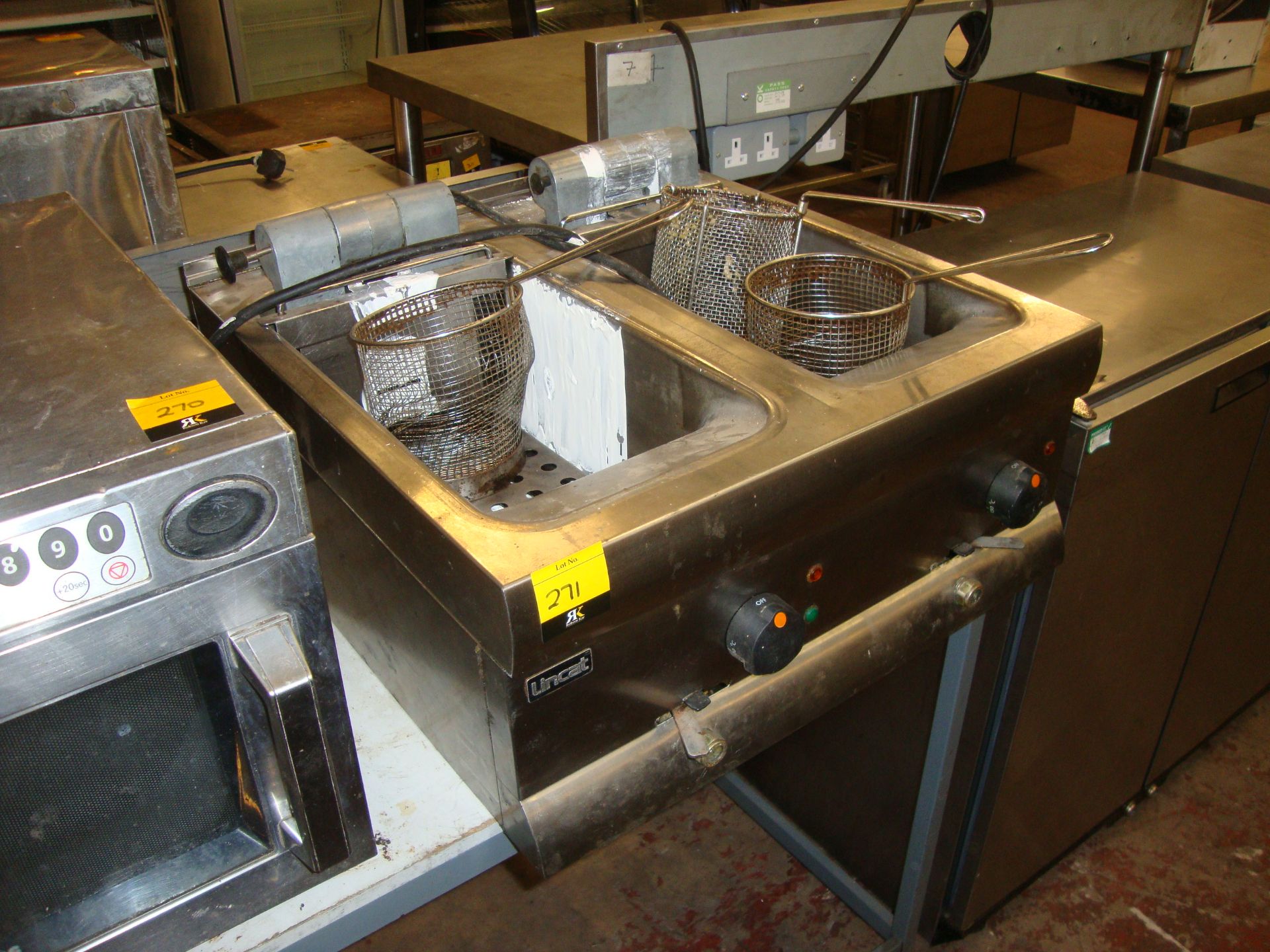 Lincat DF66-A004 bench top stainless steel twin deep fat fryer