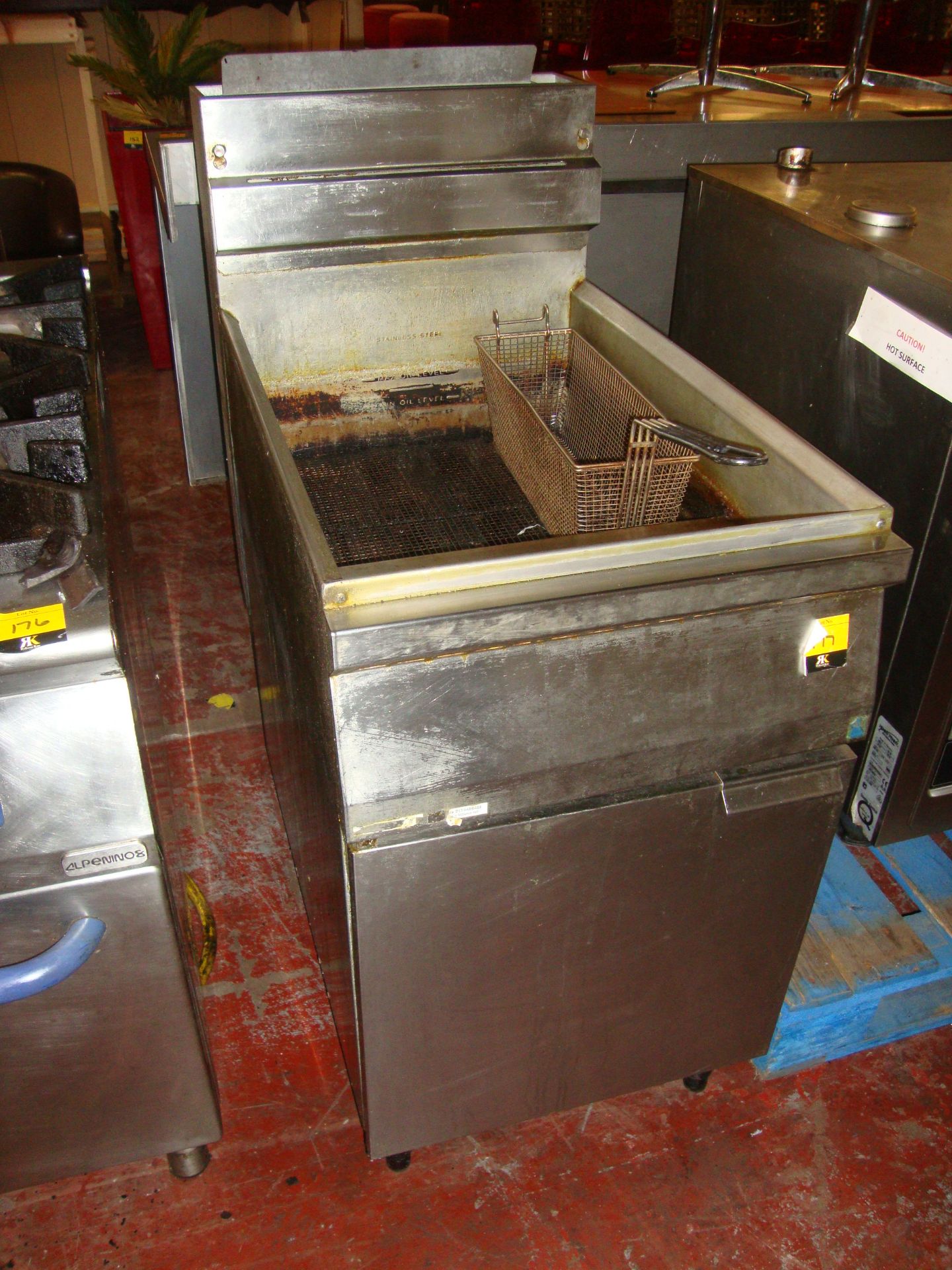 Stainless steel floorstanding twin deep fat fryer