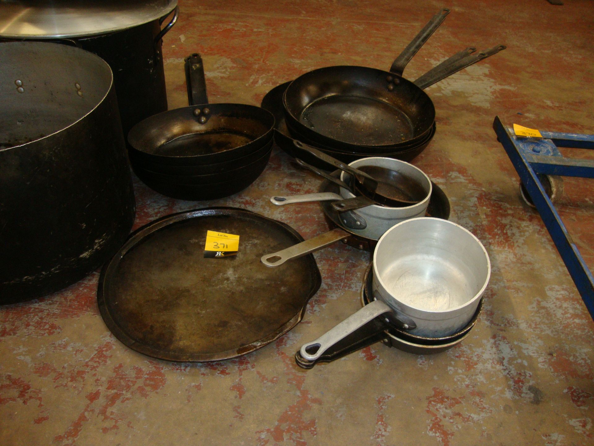 Quantity of pans as pictured - Image 2 of 5