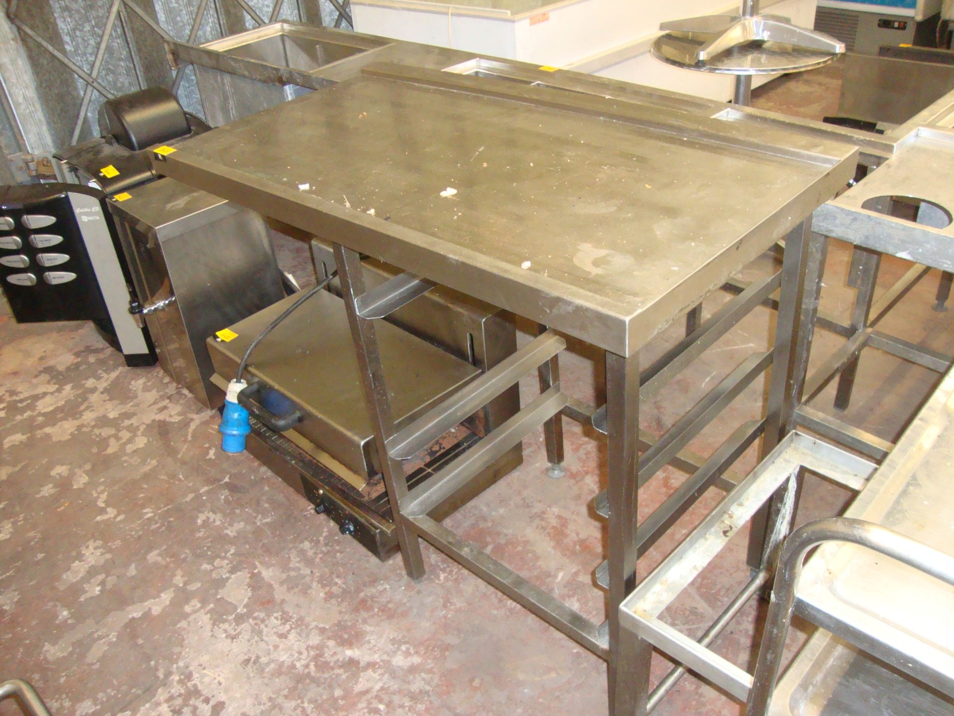 Stainless steel feeding unit for use next to commercial dishwasher or similar