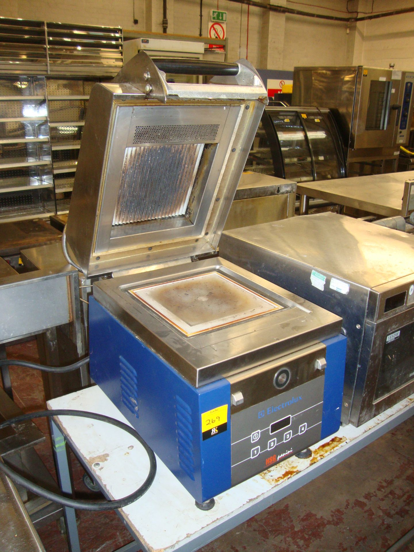 Electrolux HSG heavy-duty commercial panini maker - Image 2 of 4