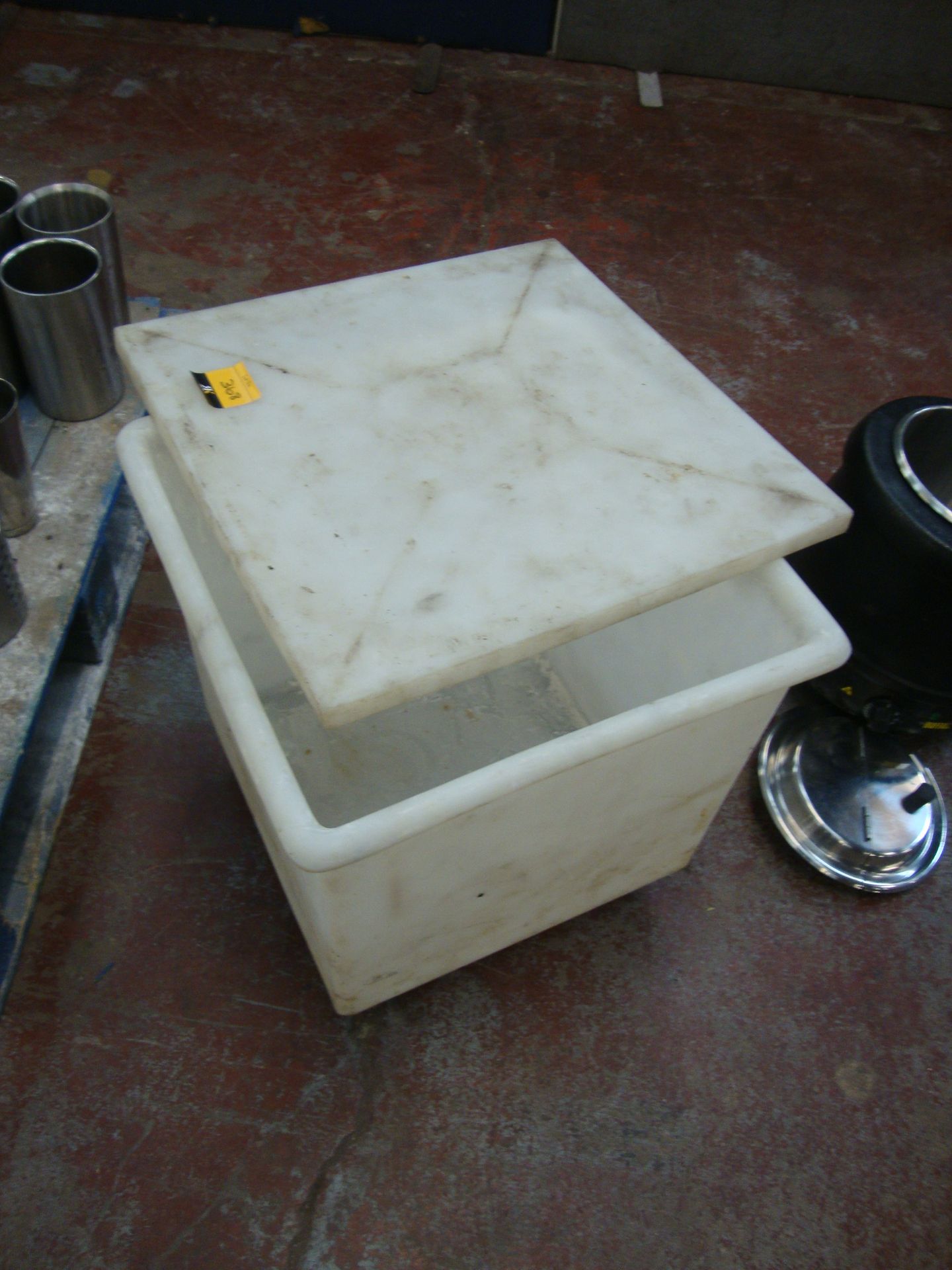 Plastic mobile square section bucket with detachable lid - Image 4 of 4