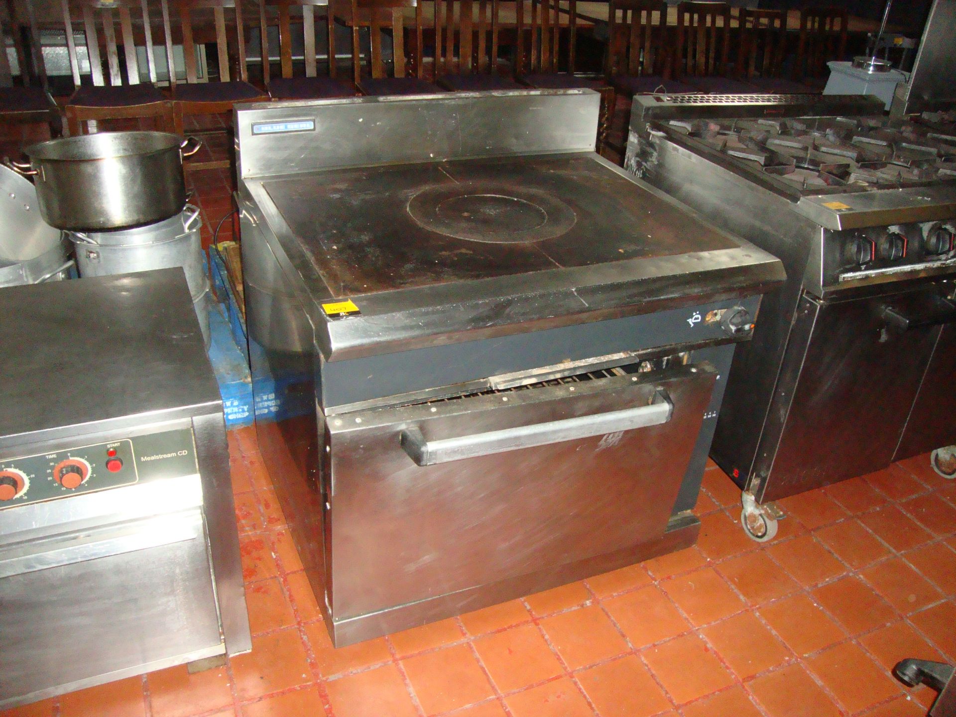 Blue Seal large oven with large single burner
