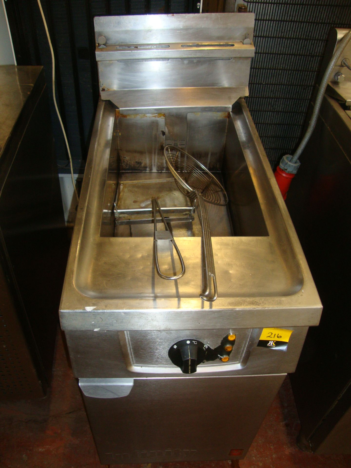 Infinity stainless steel floorstanding deep fat fryer - Image 2 of 3