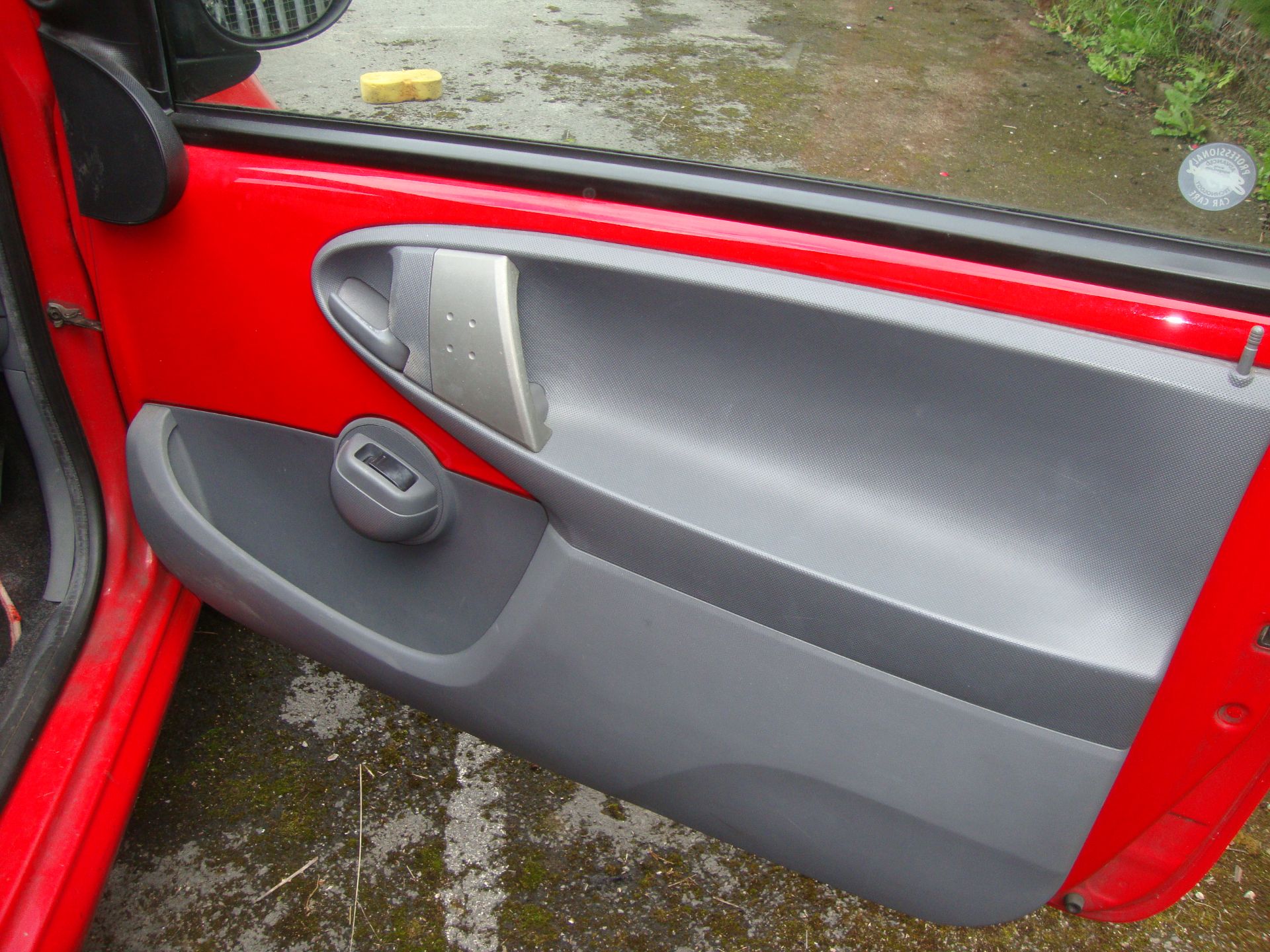 2005 Peugeot 107 Urban 3 door hatchback - one owner, just 36,000 recorded miles - Image 7 of 13