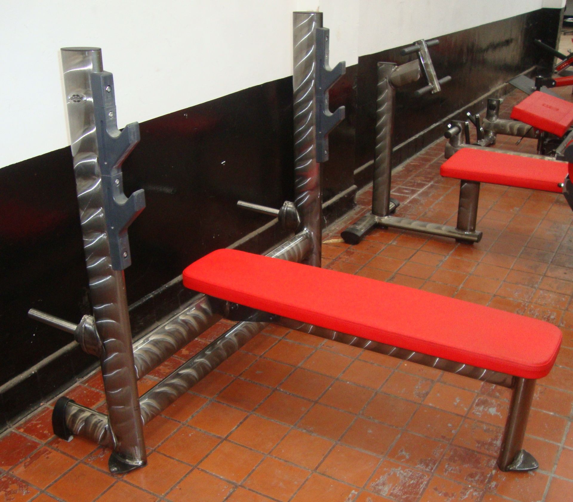 Gym 80 Sygnum press bench, with silver frame & red upholstery, understood to have been purchased new - Image 2 of 6