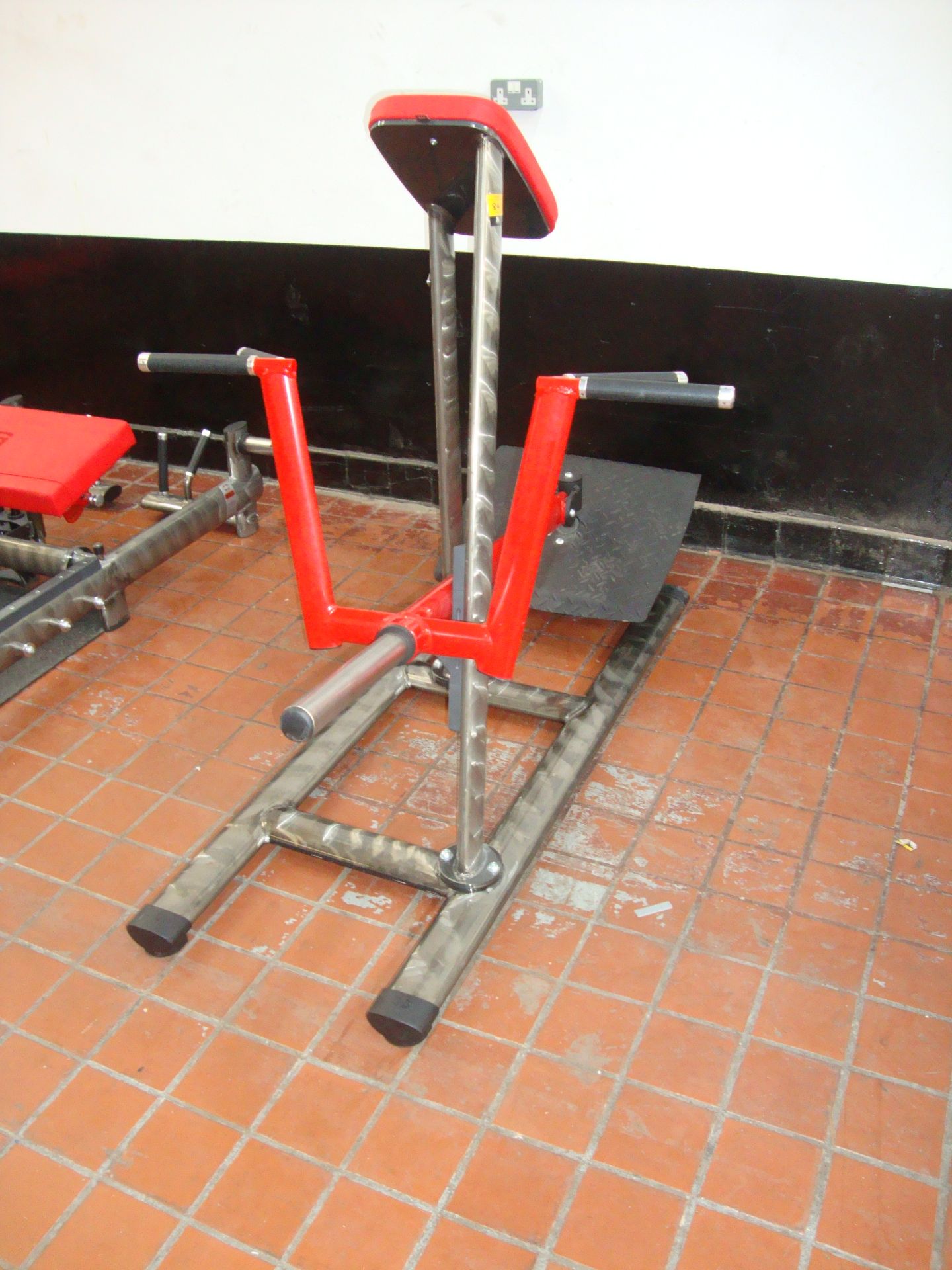 Gym 80 Sygnum Pure Kraft plate loaded T-bar-rower/chest support with chest pad & angled foot plate - Image 2 of 6