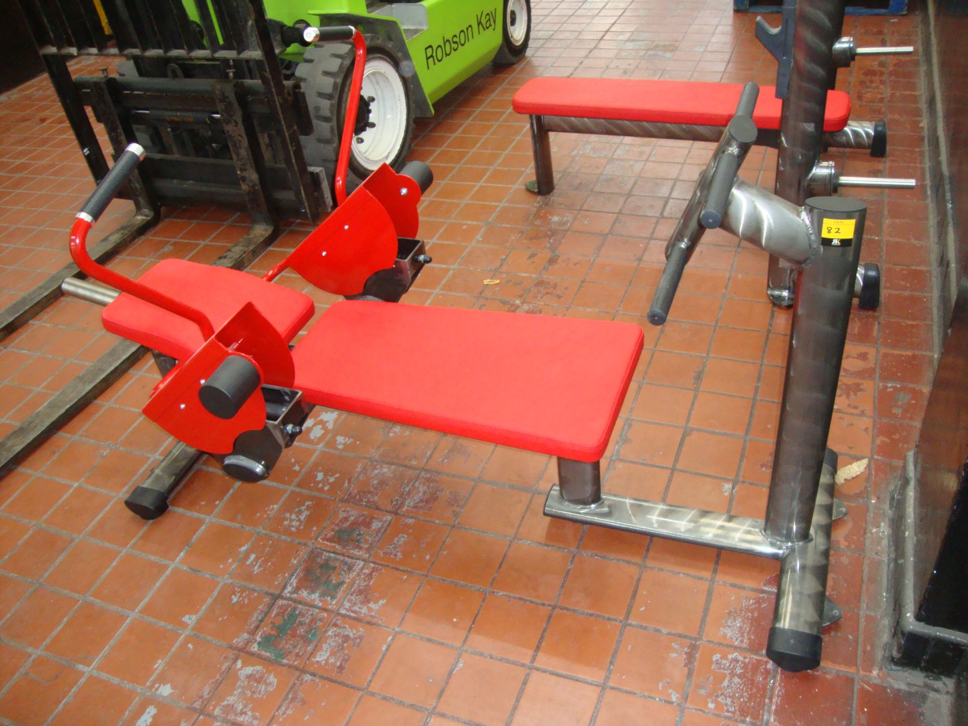 Gym 80 Sygnum Pure Kraft plate loaded abdominal machine, with silver/red frame & red upholstery, - Image 5 of 6