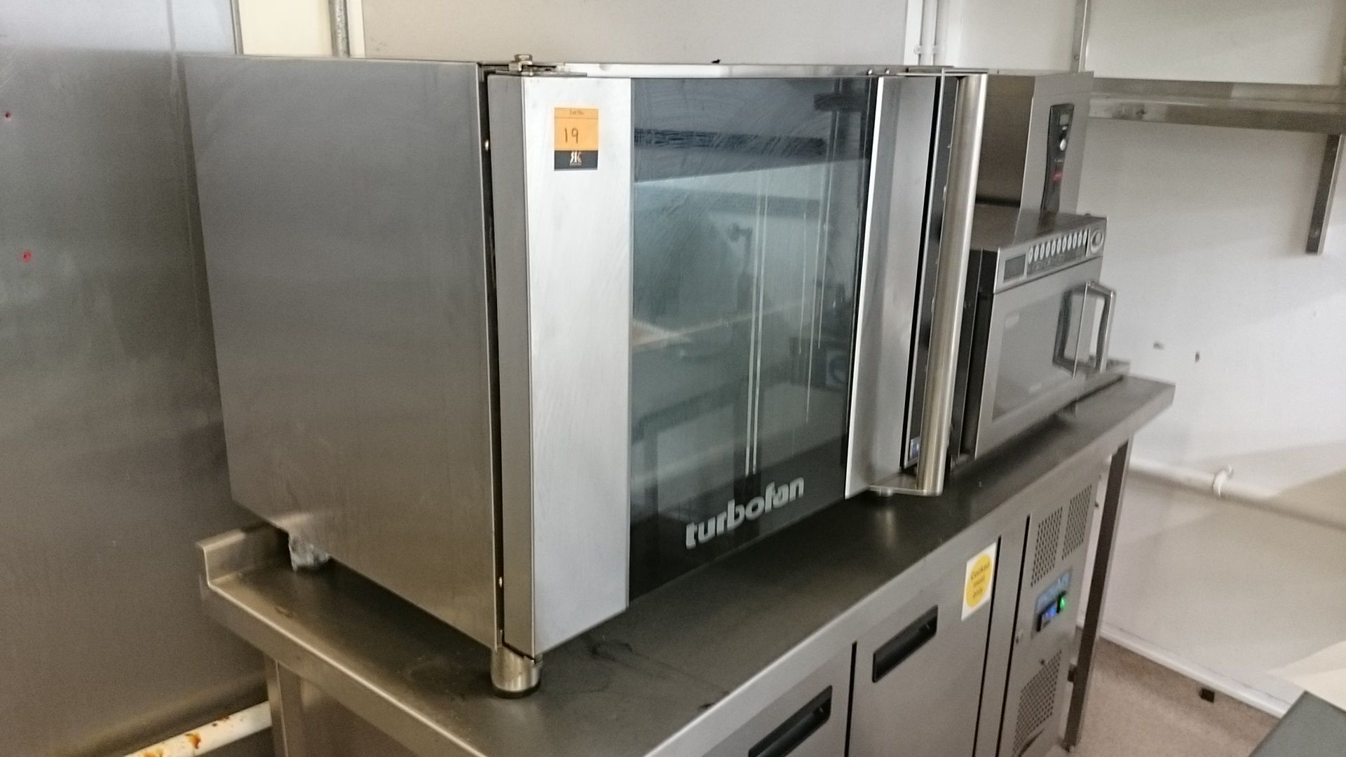 Blue Seal convection oven E31D4 plus s/s table measuring 900x815mm, total cost £1,345 + VAT when - Image 8 of 10