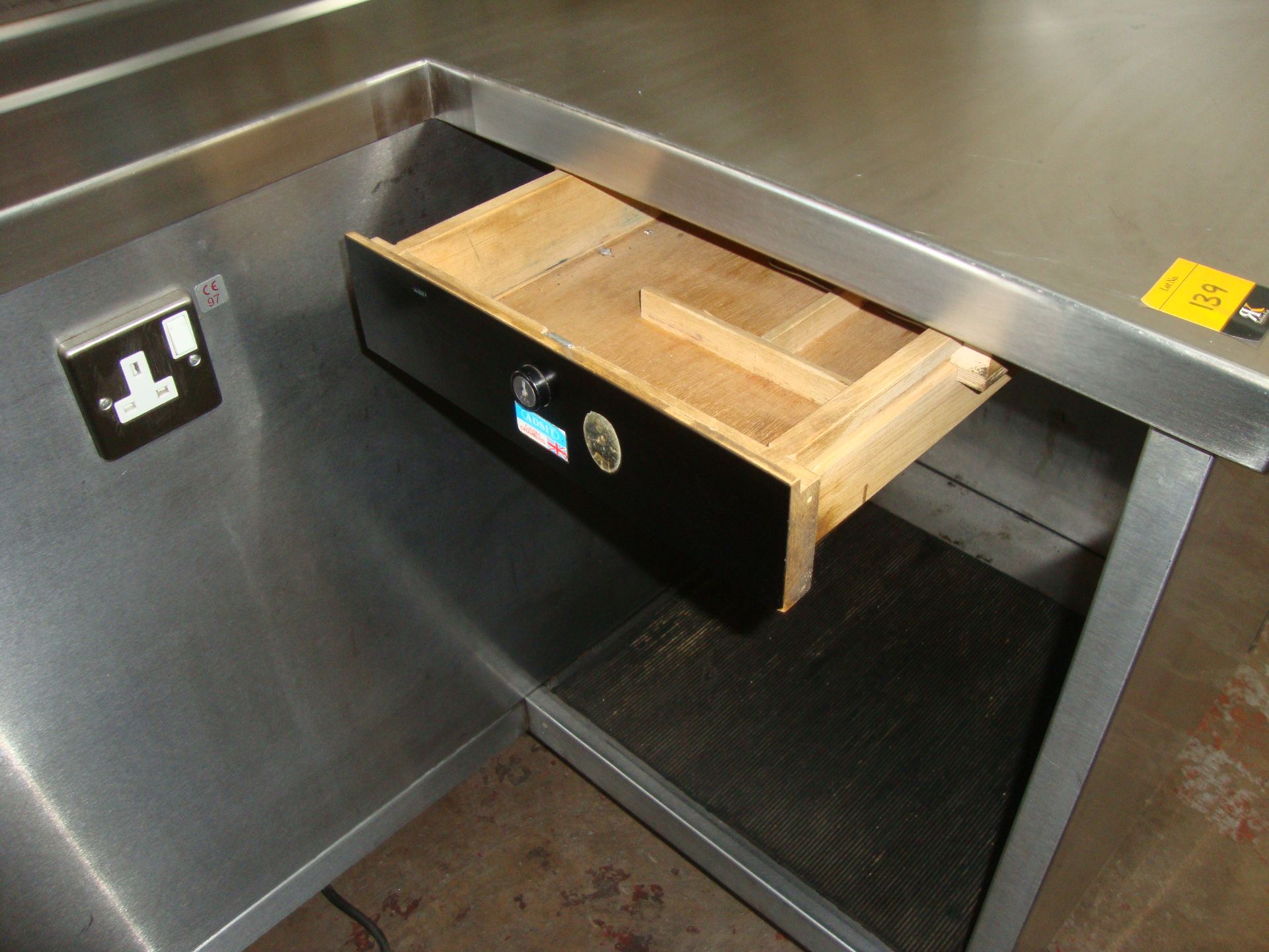 Moffat mobile L shaped stainless steel serving counter with built-in drawer plus 3-pin - Image 2 of 4