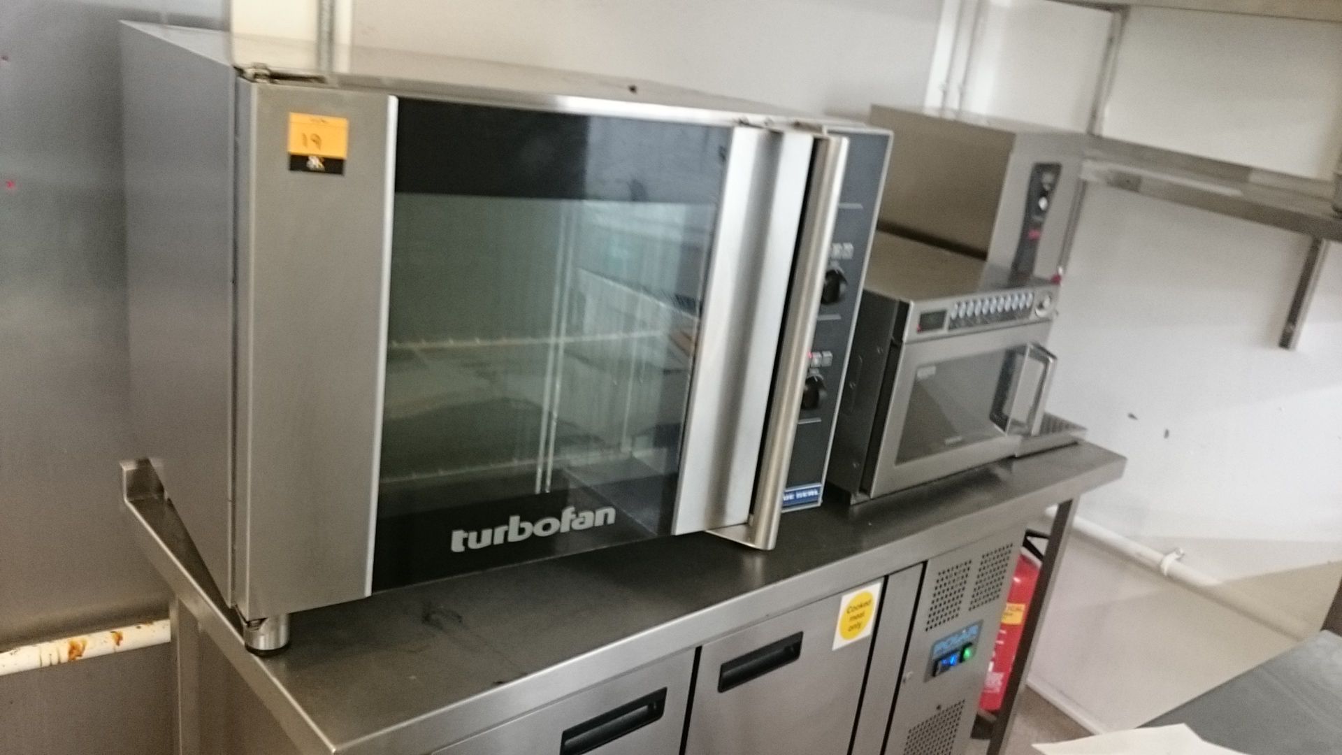 Blue Seal convection oven E31D4 plus s/s table measuring 900x815mm, total cost £1,345 + VAT when - Image 7 of 10