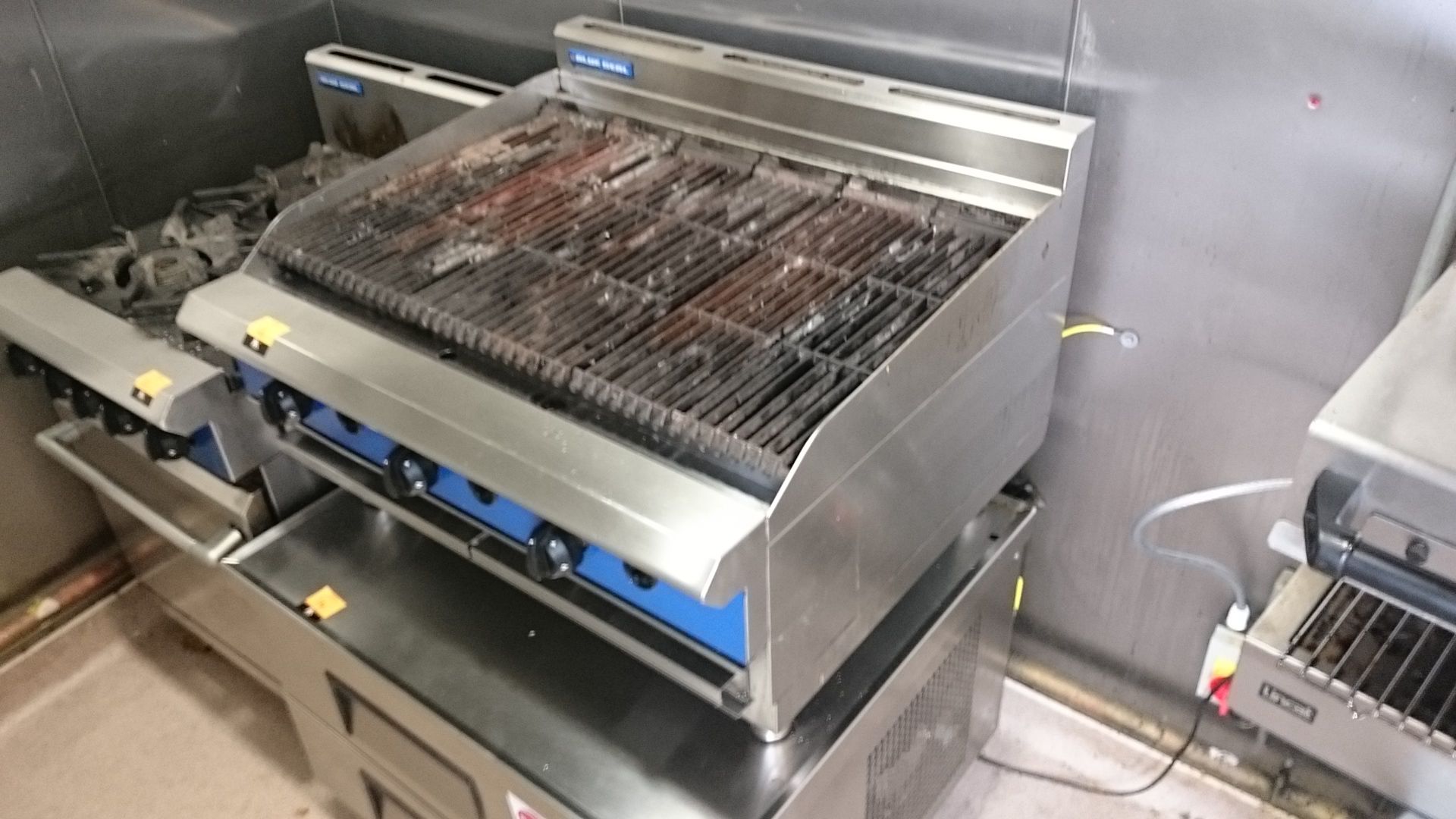 Blue Seal G596-B char grill - Image 6 of 10