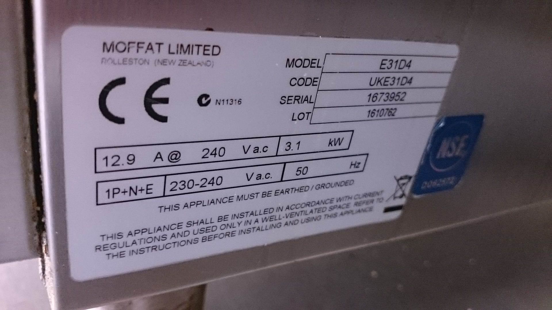 Blue Seal convection oven E31D4 plus s/s table measuring 900x815mm, total cost £1,345 + VAT when - Image 5 of 10