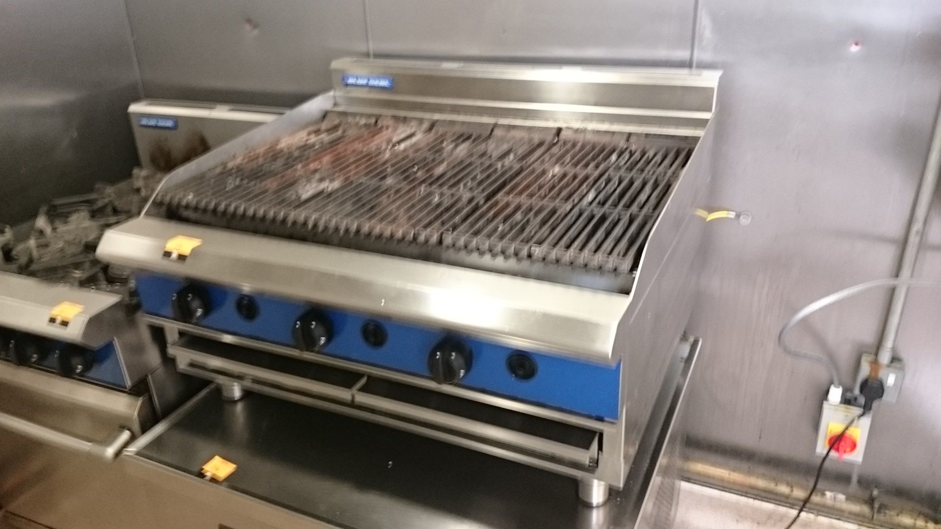 Blue Seal G596-B char grill - Image 5 of 10