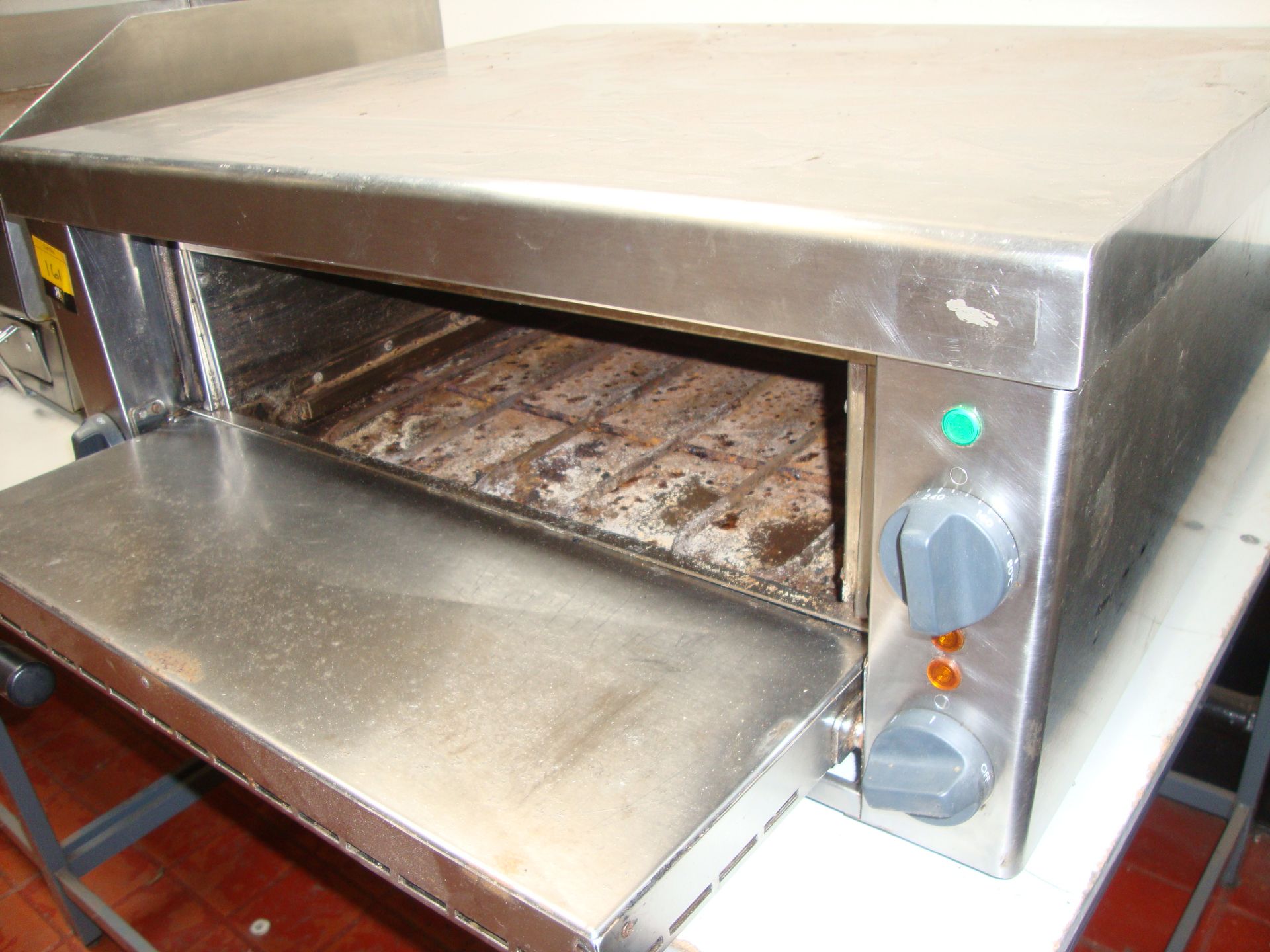 Lincat stainless steel bench top pizza oven model PO49XIMPORTANT: Please remember goods successfully - Image 4 of 5