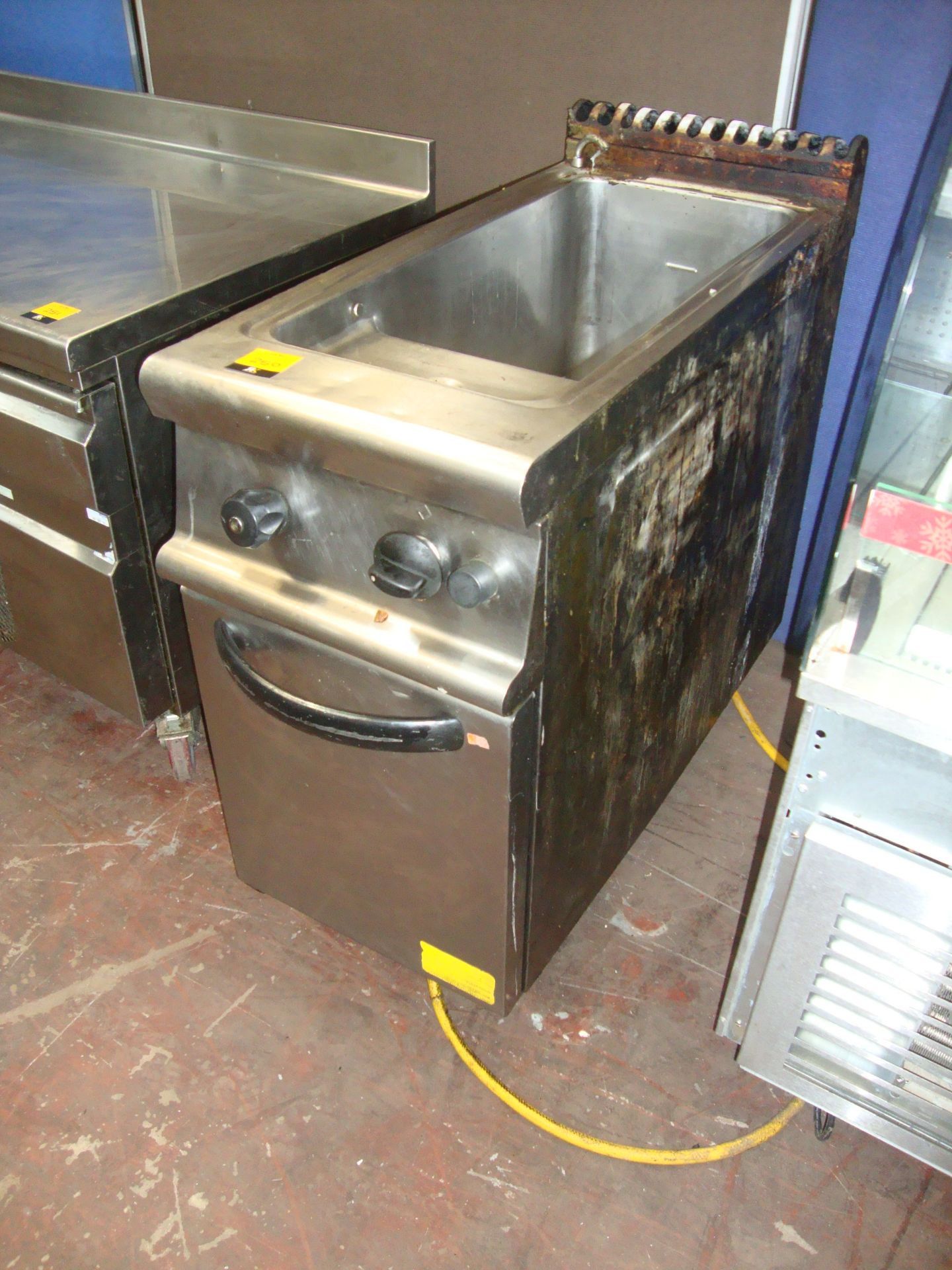 Stainless steel cooking unitIMPORTANT: Please remember goods successfully bid upon must be paid