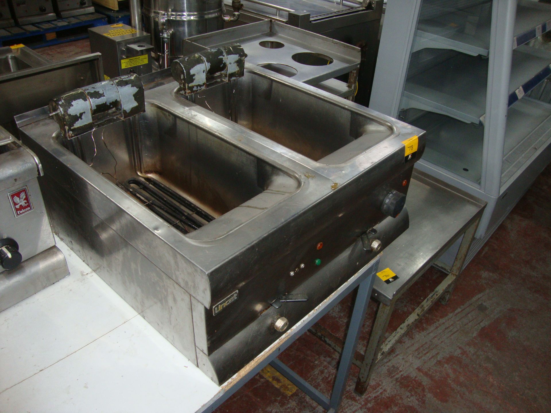 Lincat stainless steel commercial benchtop twin deep fat fryerIMPORTANT: Please remember goods - Image 2 of 2