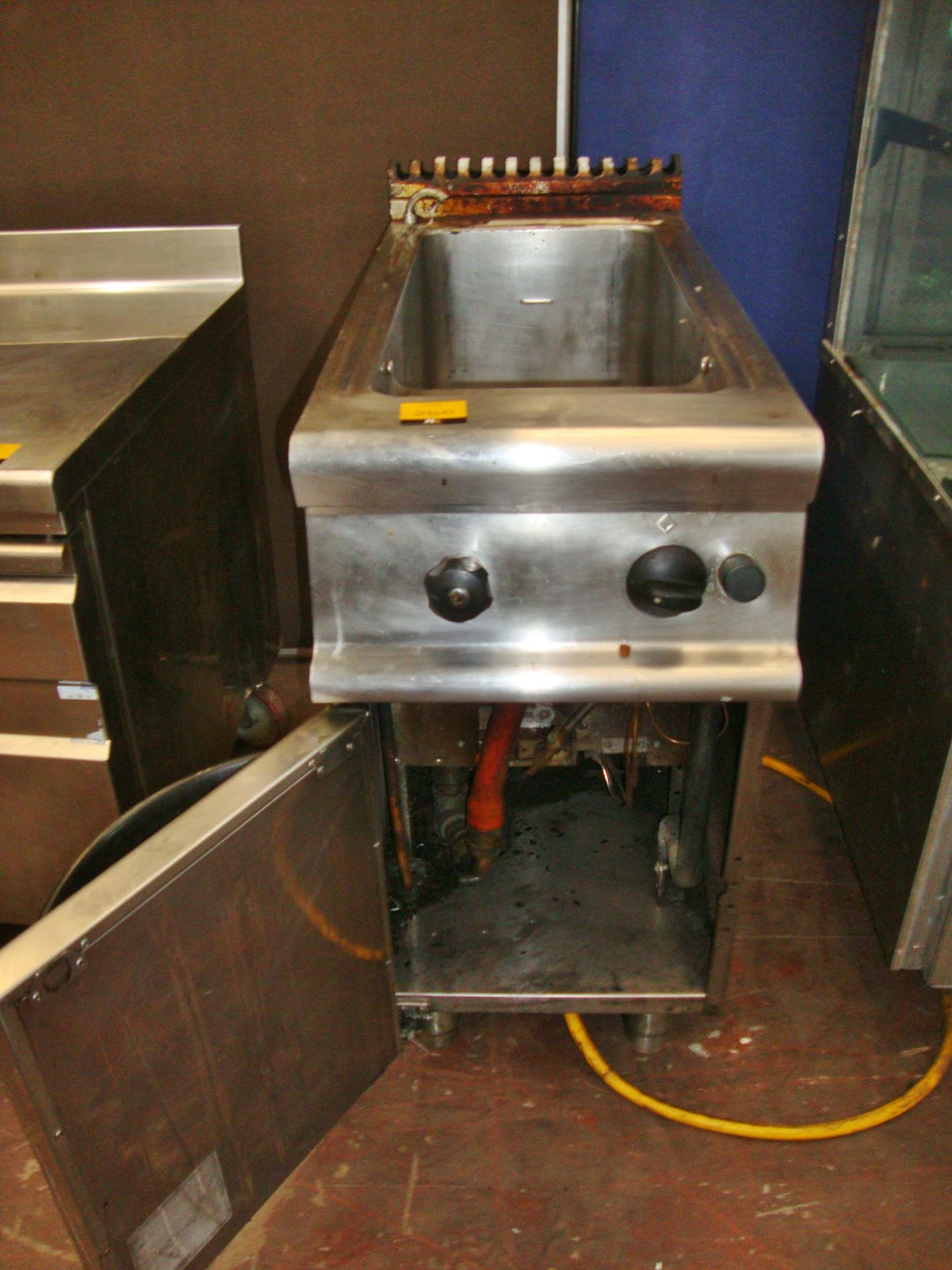 Stainless steel cooking unitIMPORTANT: Please remember goods successfully bid upon must be paid - Image 3 of 3