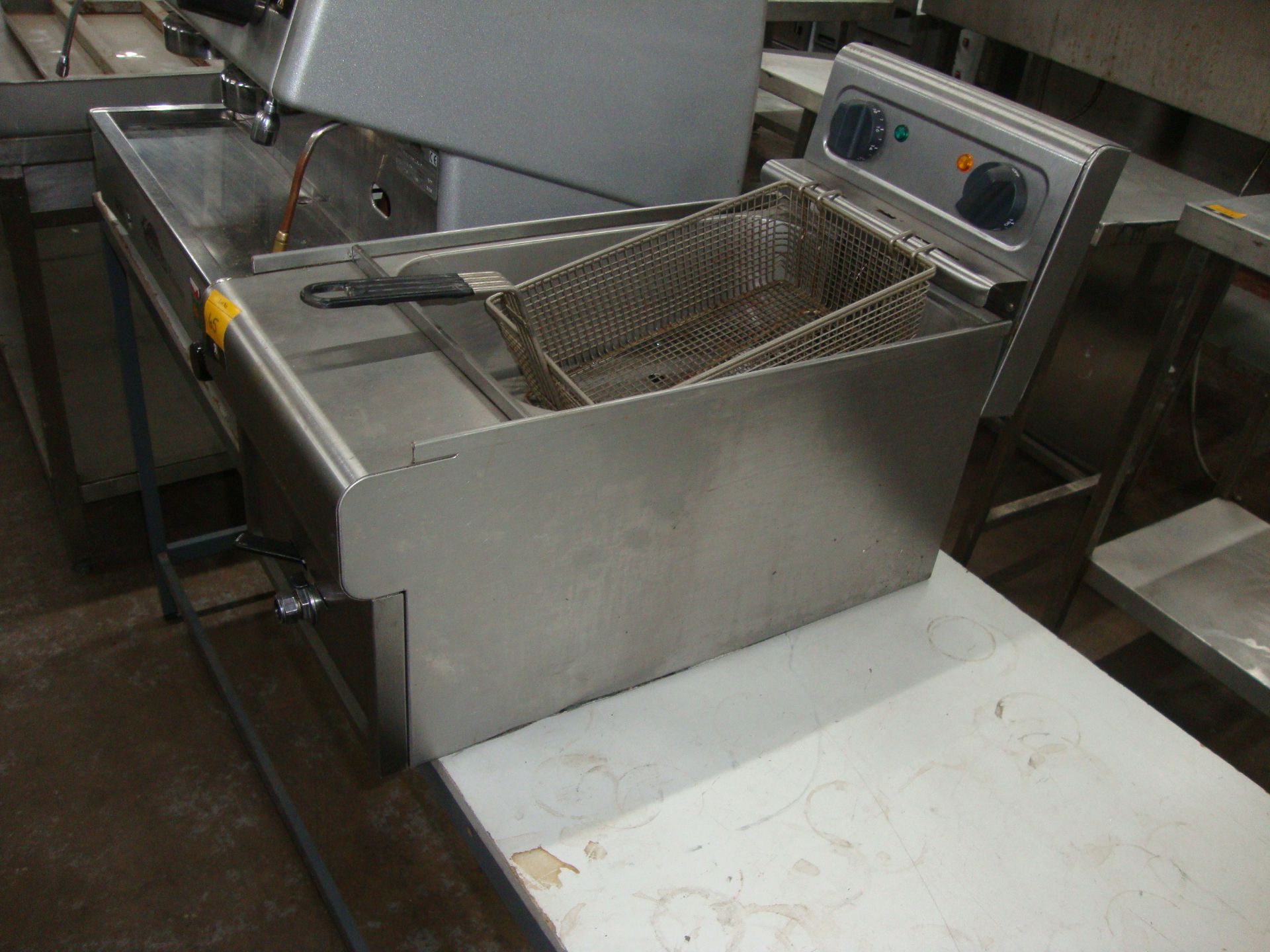 Stainless steel benchtop fryerIMPORTANT: Please remember goods successfully bid upon must be paid