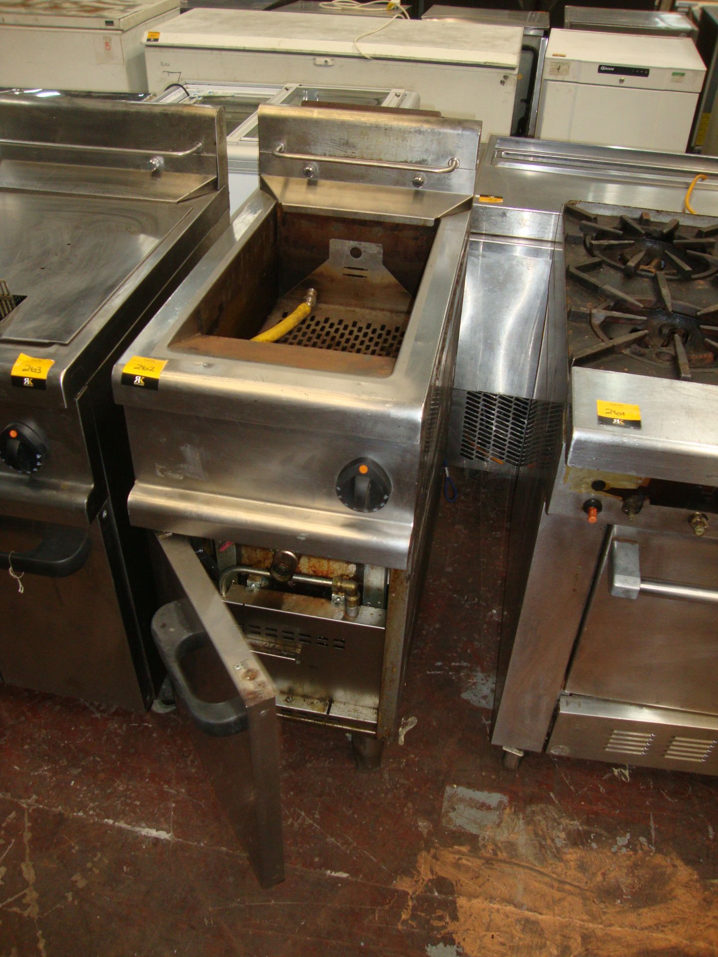 Lincat stainless steel floor standing deep fat fryer model OG7 106/NIMPORTANT: Please remember goods - Image 3 of 3