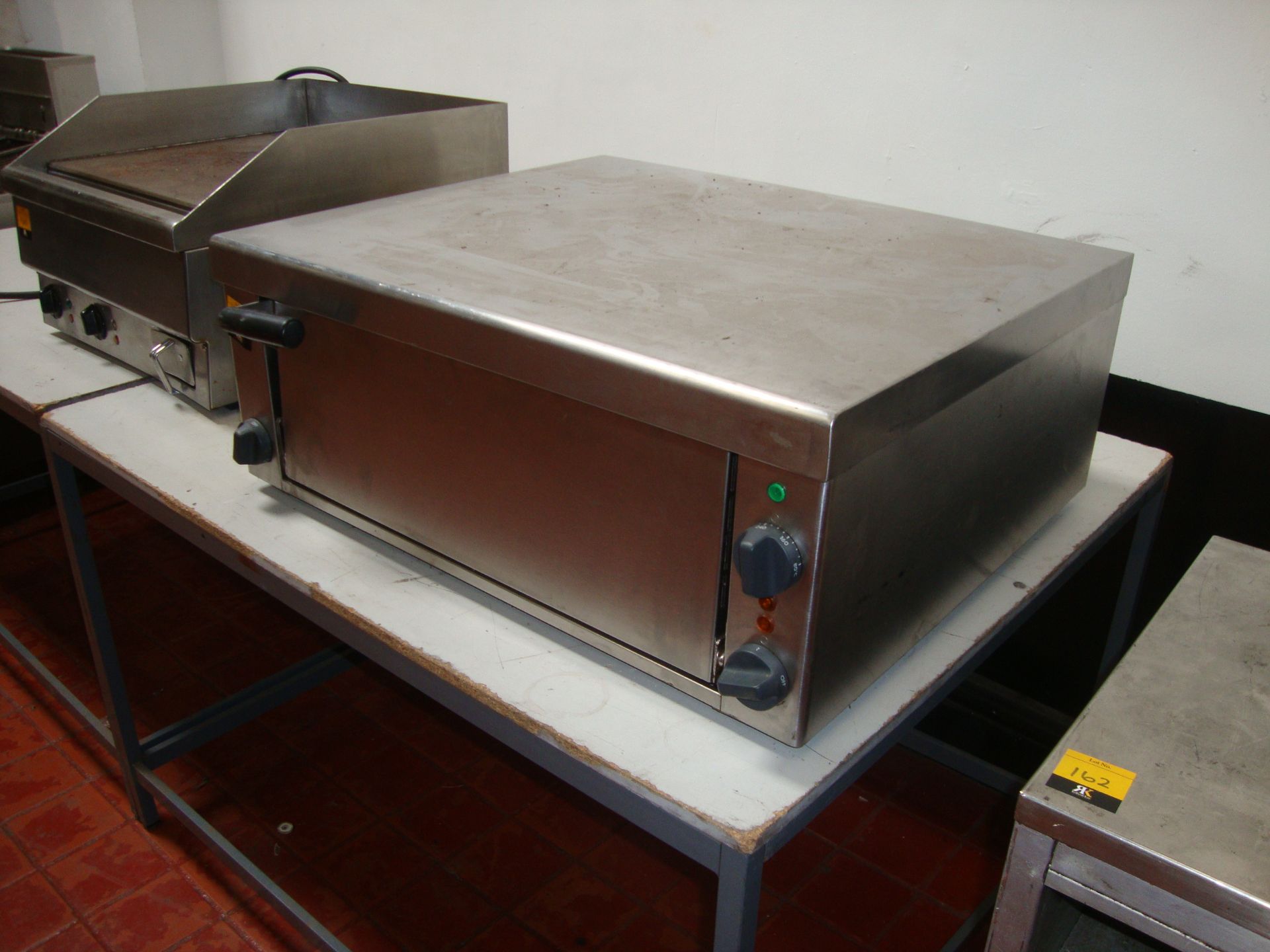 Lincat stainless steel bench top pizza oven model PO49XIMPORTANT: Please remember goods successfully