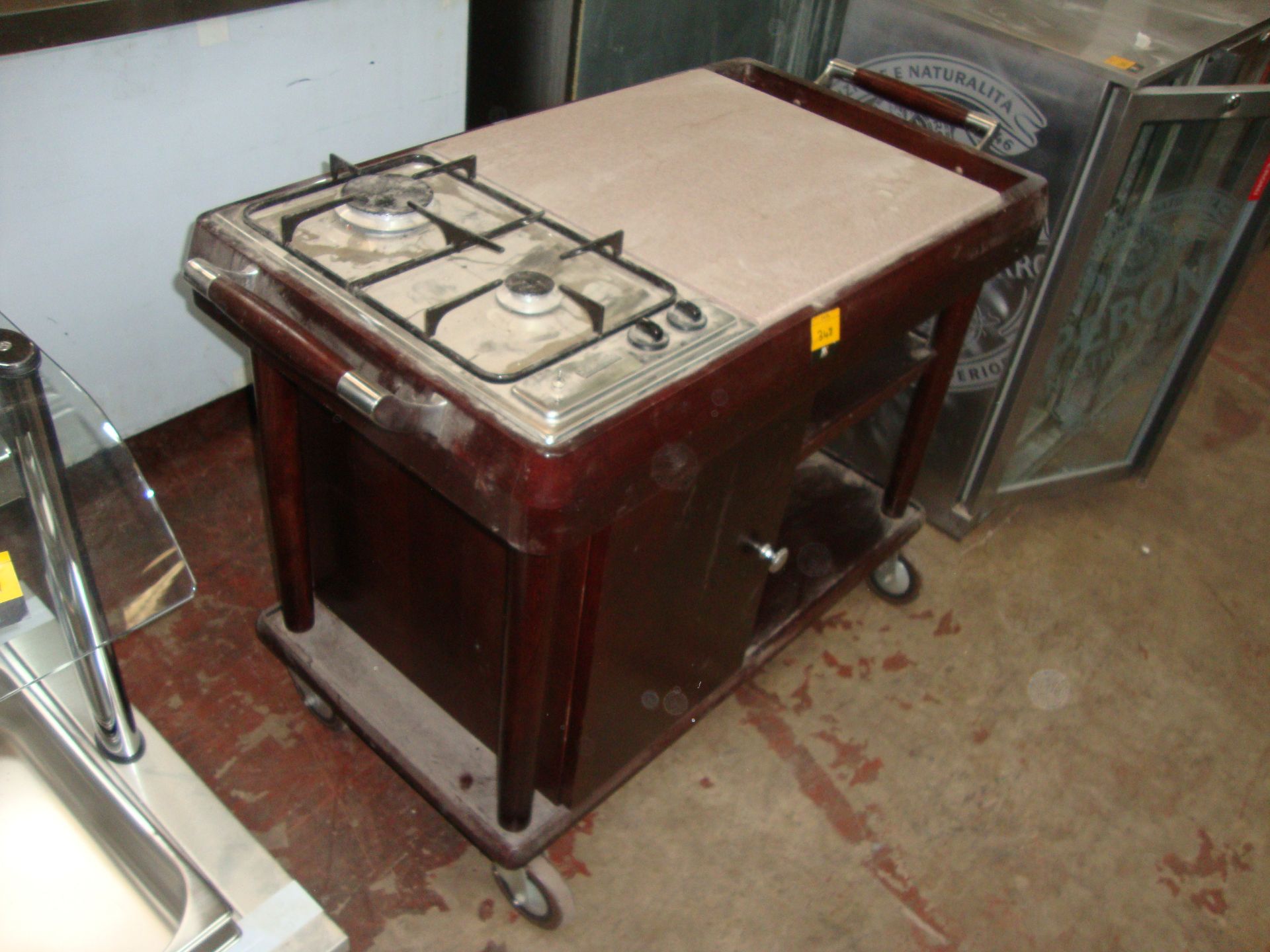 Baumatic serving trolley with built-in twin gas hobIMPORTANT: Please remember goods successfully bid - Image 2 of 3