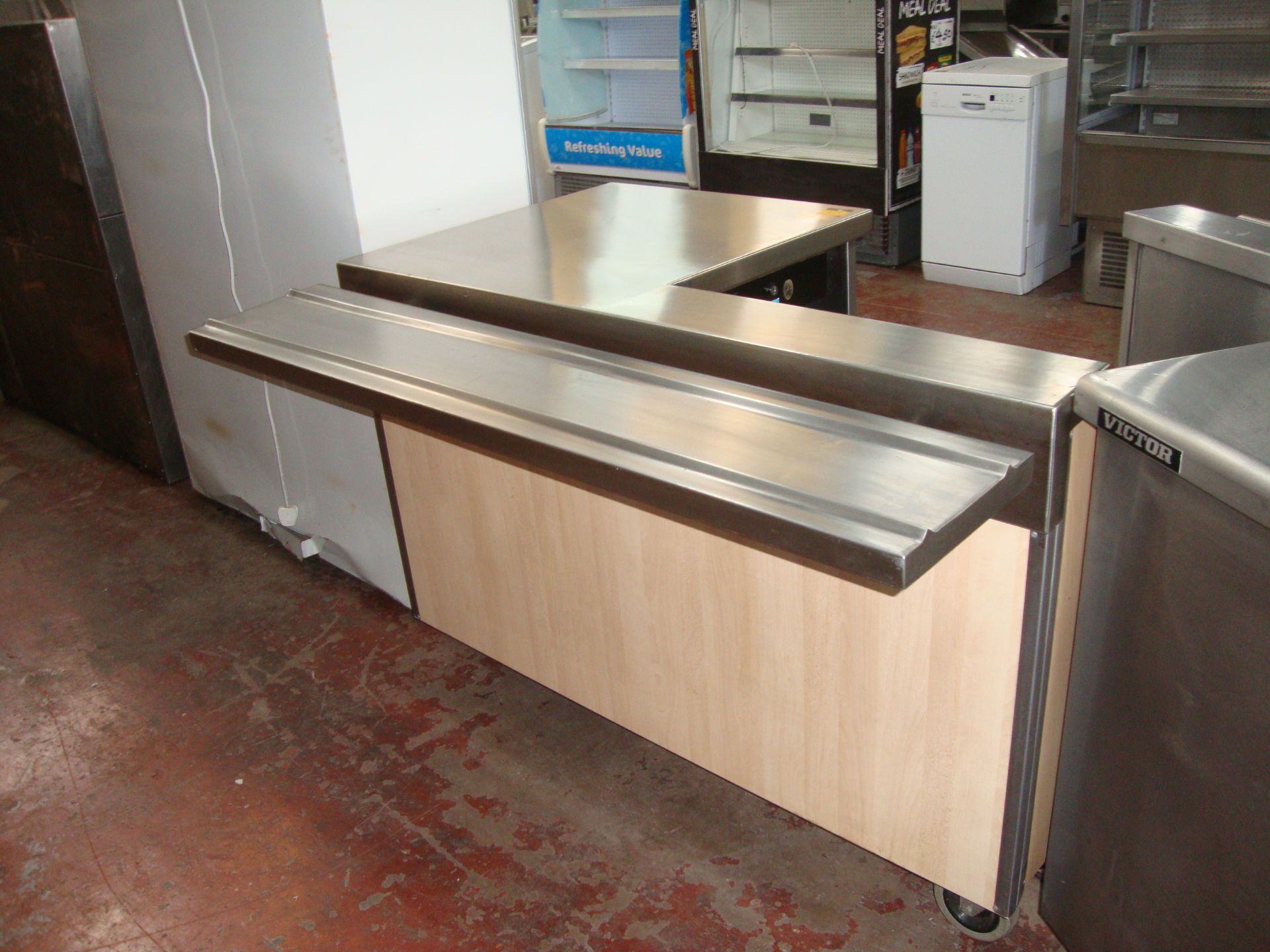 Moffat mobile L shaped stainless steel serving counter with built-in drawer plus 3-pin - Image 4 of 4