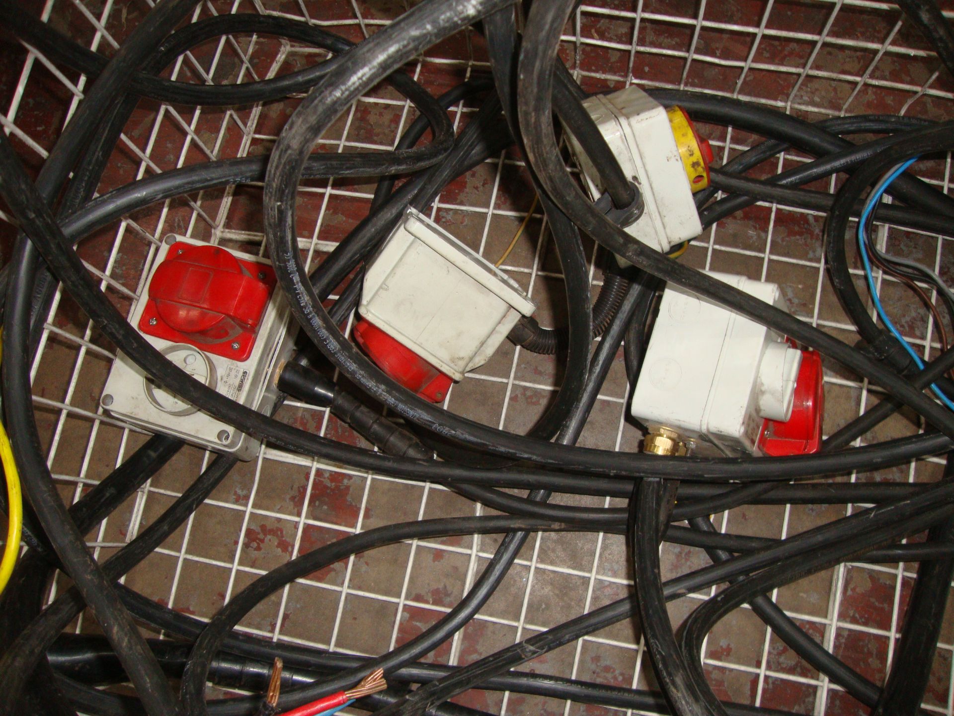 Contents of a cage of armoured cable with 4 off electrical connection boxes attached IMPORTANT: - Image 3 of 3