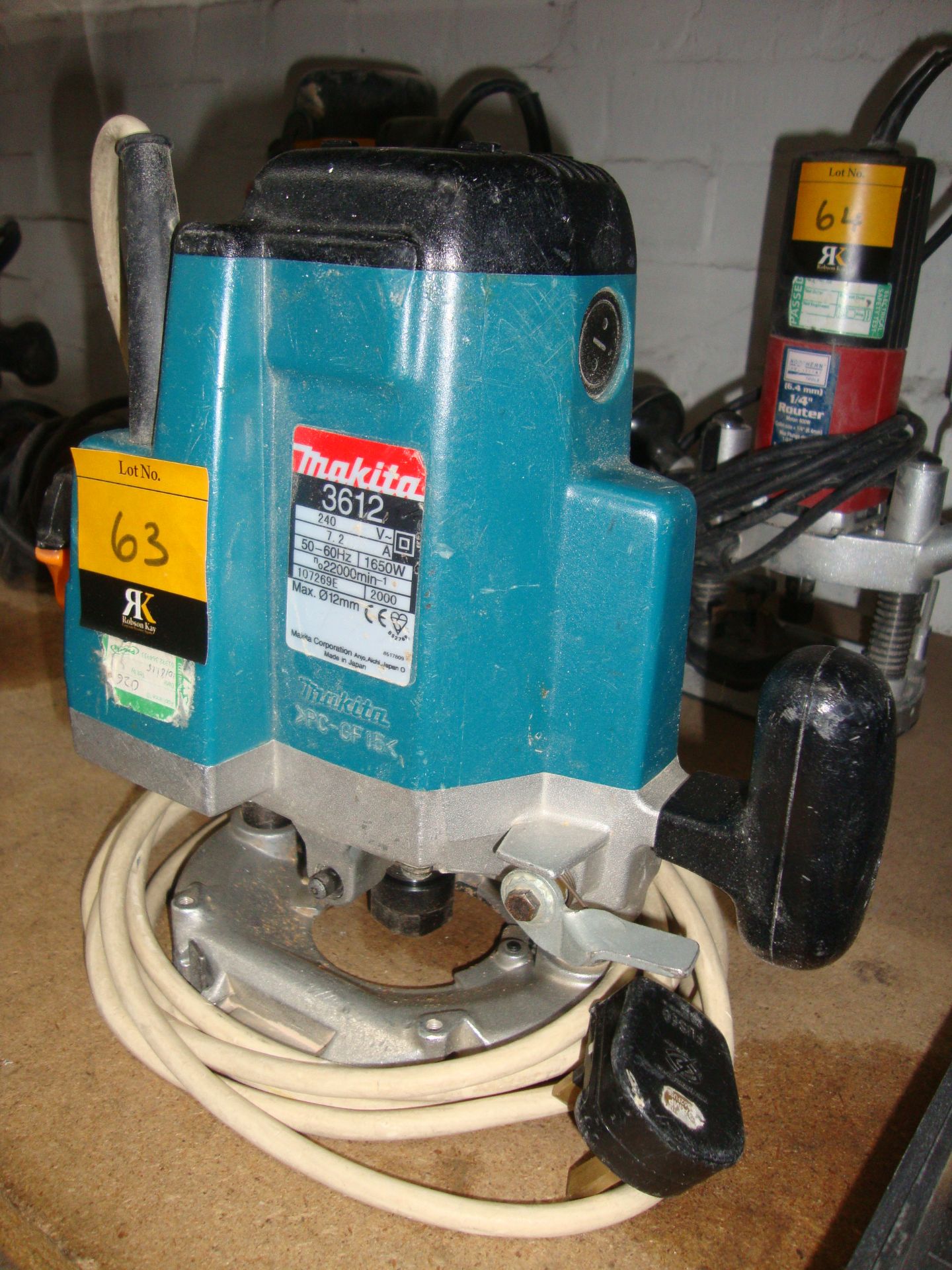 Makita model 3612 handheld electric plunge router IMPORTANT: Please remember goods successfully - Image 2 of 3