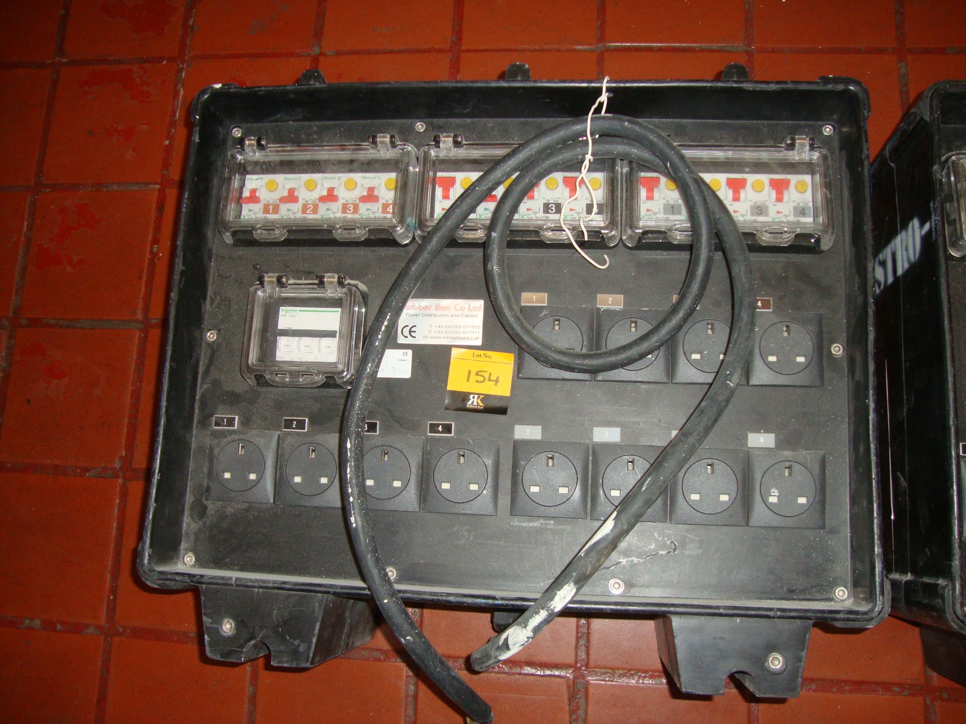 Power distribution system incorporating 3 banks each with 4 3 pin sockets, all of which have their - Image 2 of 3