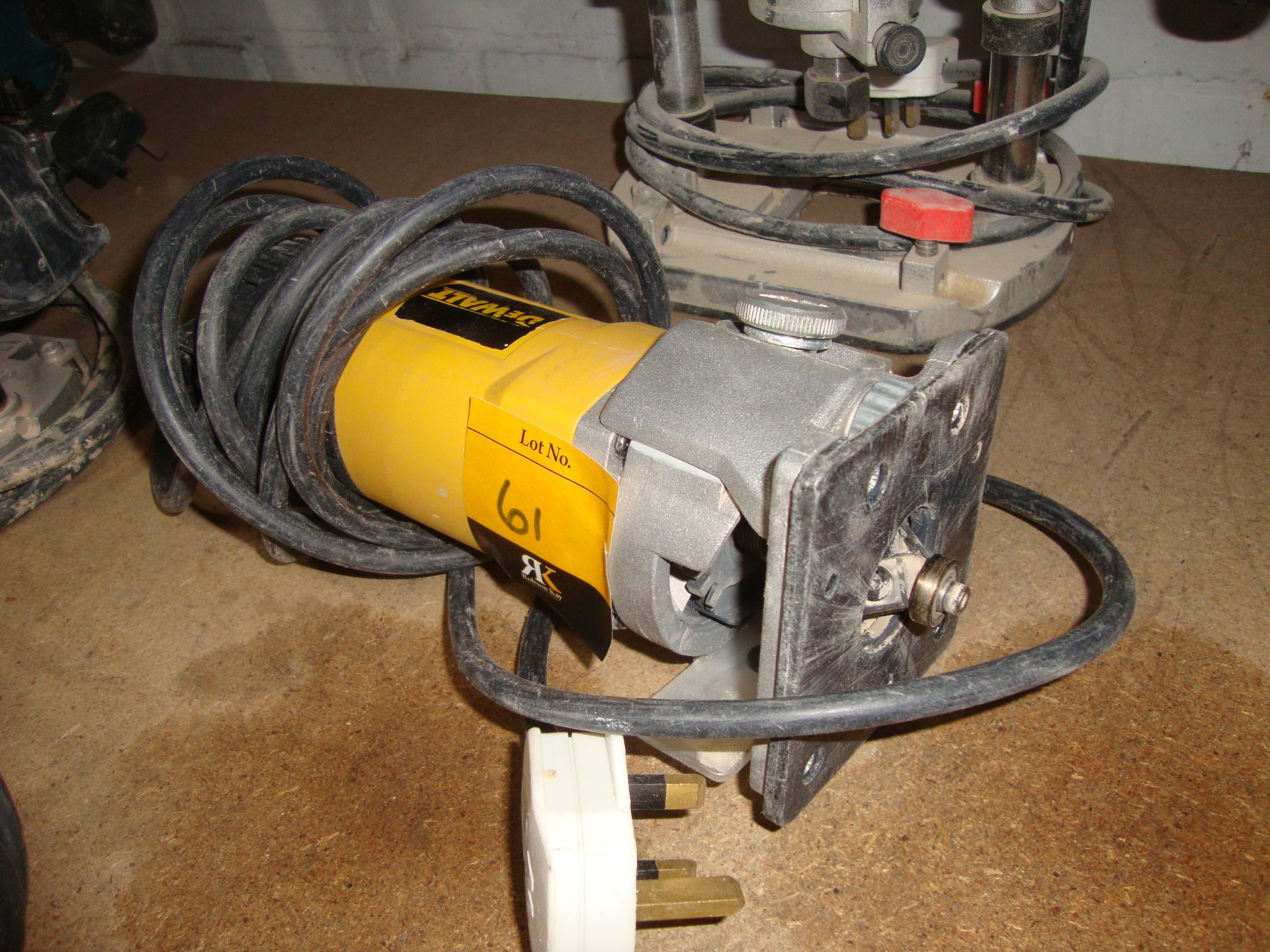 DeWalt electric trimmer IMPORTANT: Please remember goods successfully bid upon must be paid for - Image 2 of 3