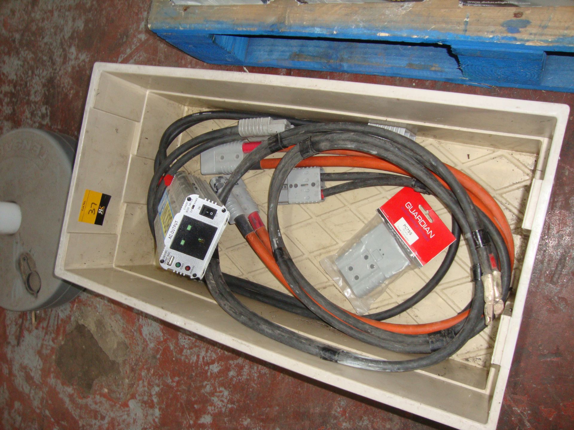 24 Volt inverter with charging leads as pictured IMPORTANT: Please remember goods successfully bid - Image 2 of 3