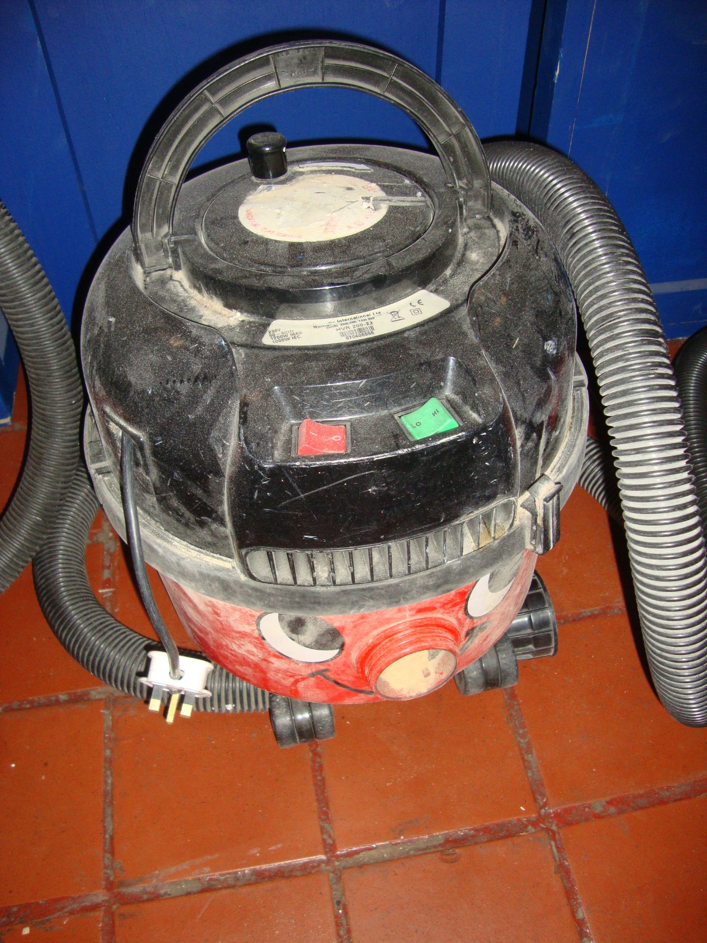 Henry vacuum cleaner in its own custom-built dedicated wooden box, including accessories as pictured - Image 2 of 3