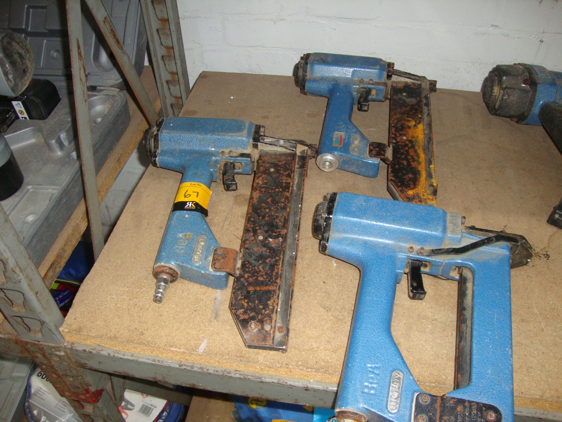 3 off assorted heavy duty air operated nailers IMPORTANT: Please remember goods successfully bid - Image 2 of 2