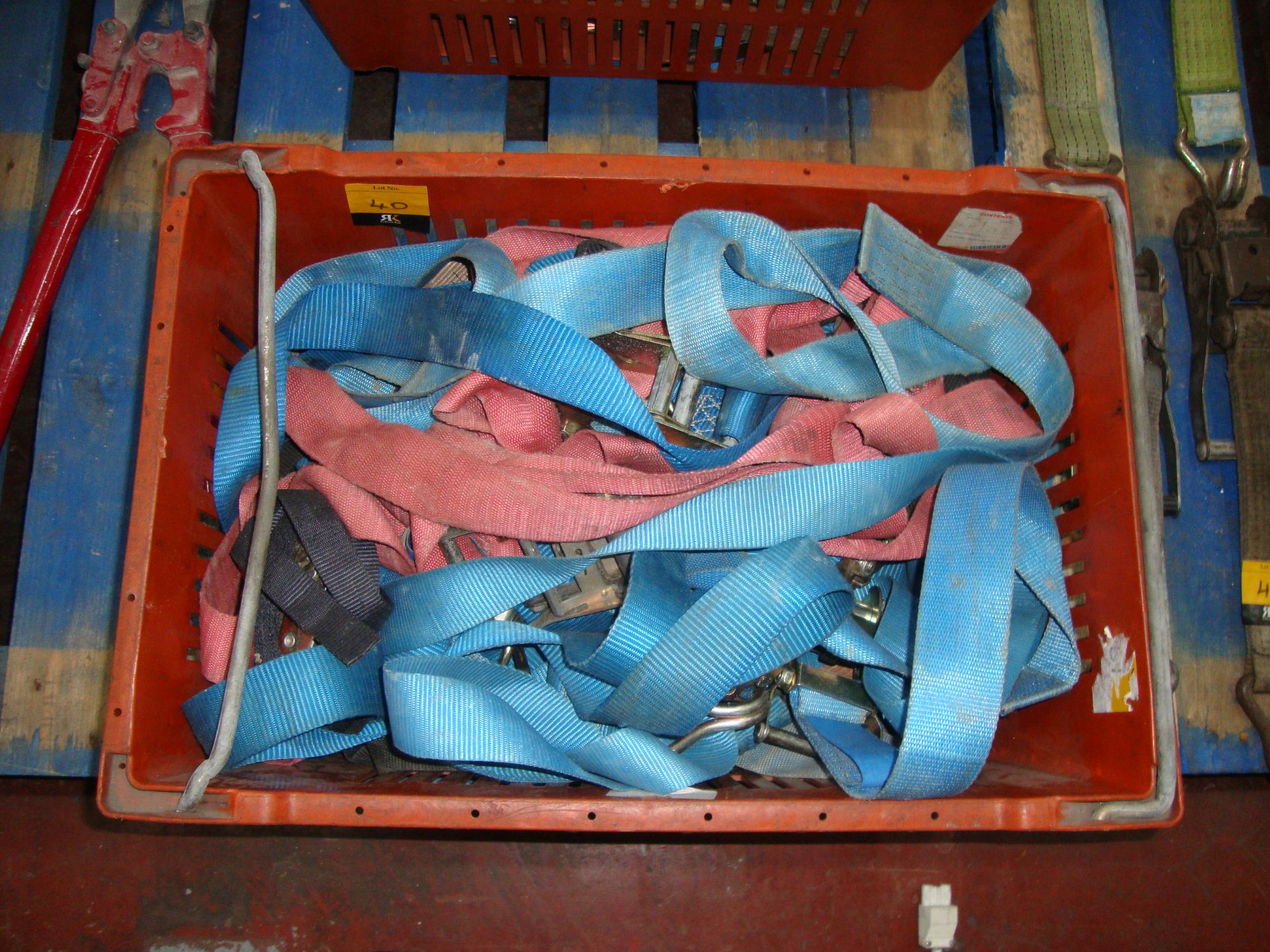 The contents of 2 crates of assorted ratchet straps IMPORTANT: Please remember goods successfully - Image 4 of 6