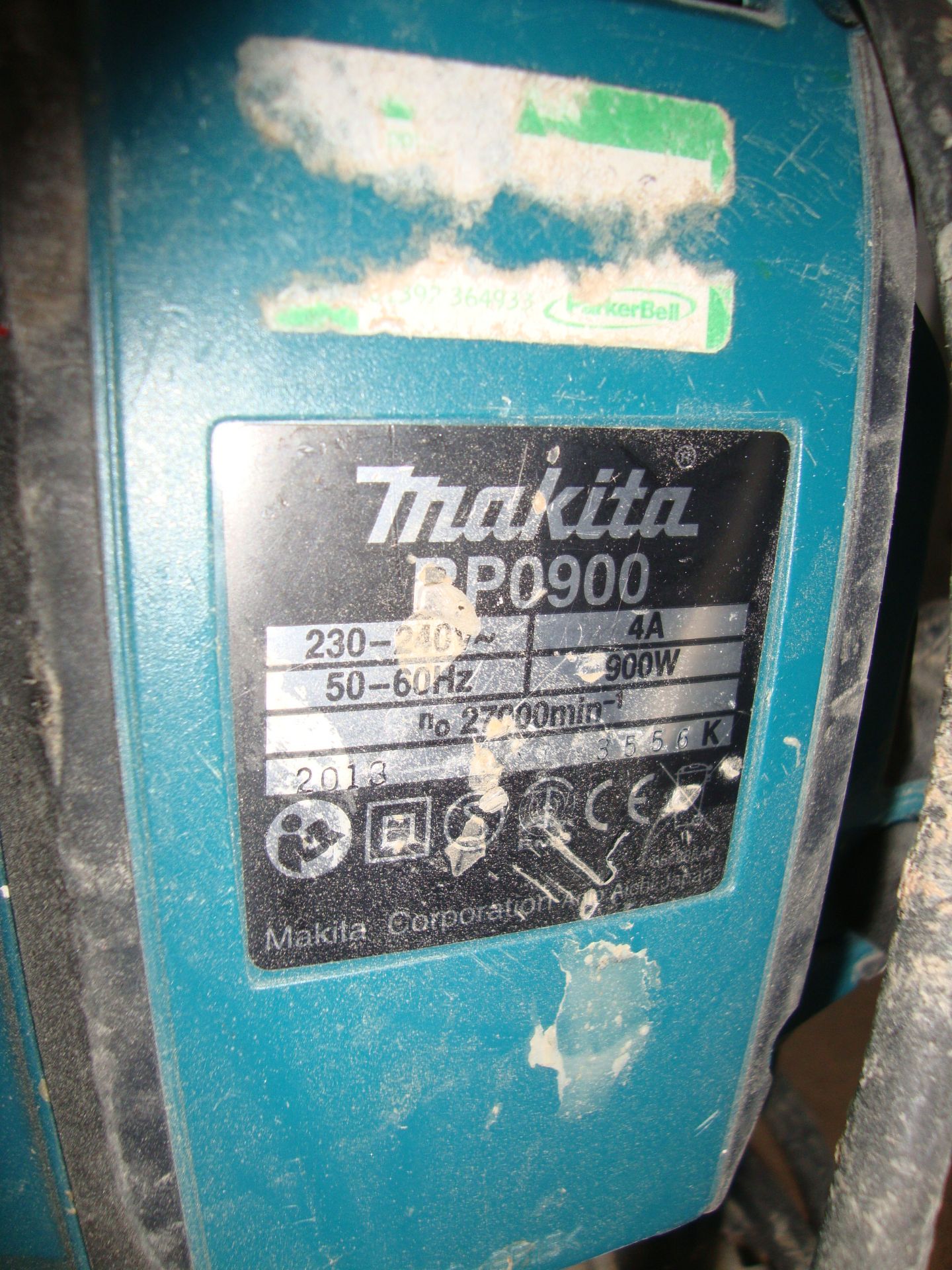 Makita handheld electric router model RP0900 IMPORTANT: Please remember goods successfully bid - Image 3 of 3