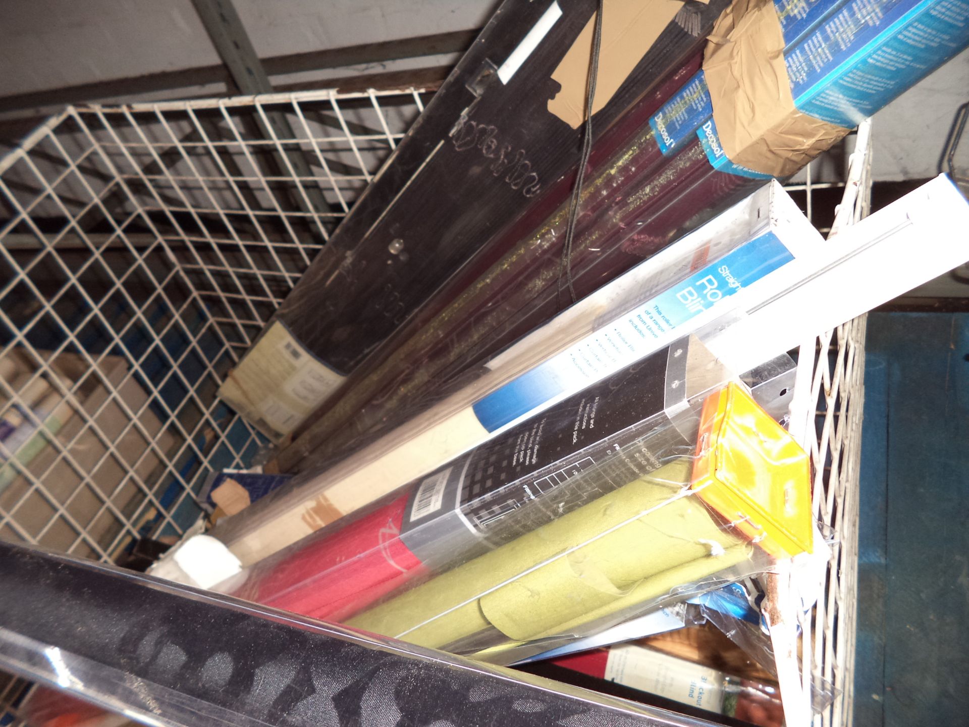 Quantity of window blinds & related items IMPORTANT: Please remember goods successfully bid upon - Image 4 of 4