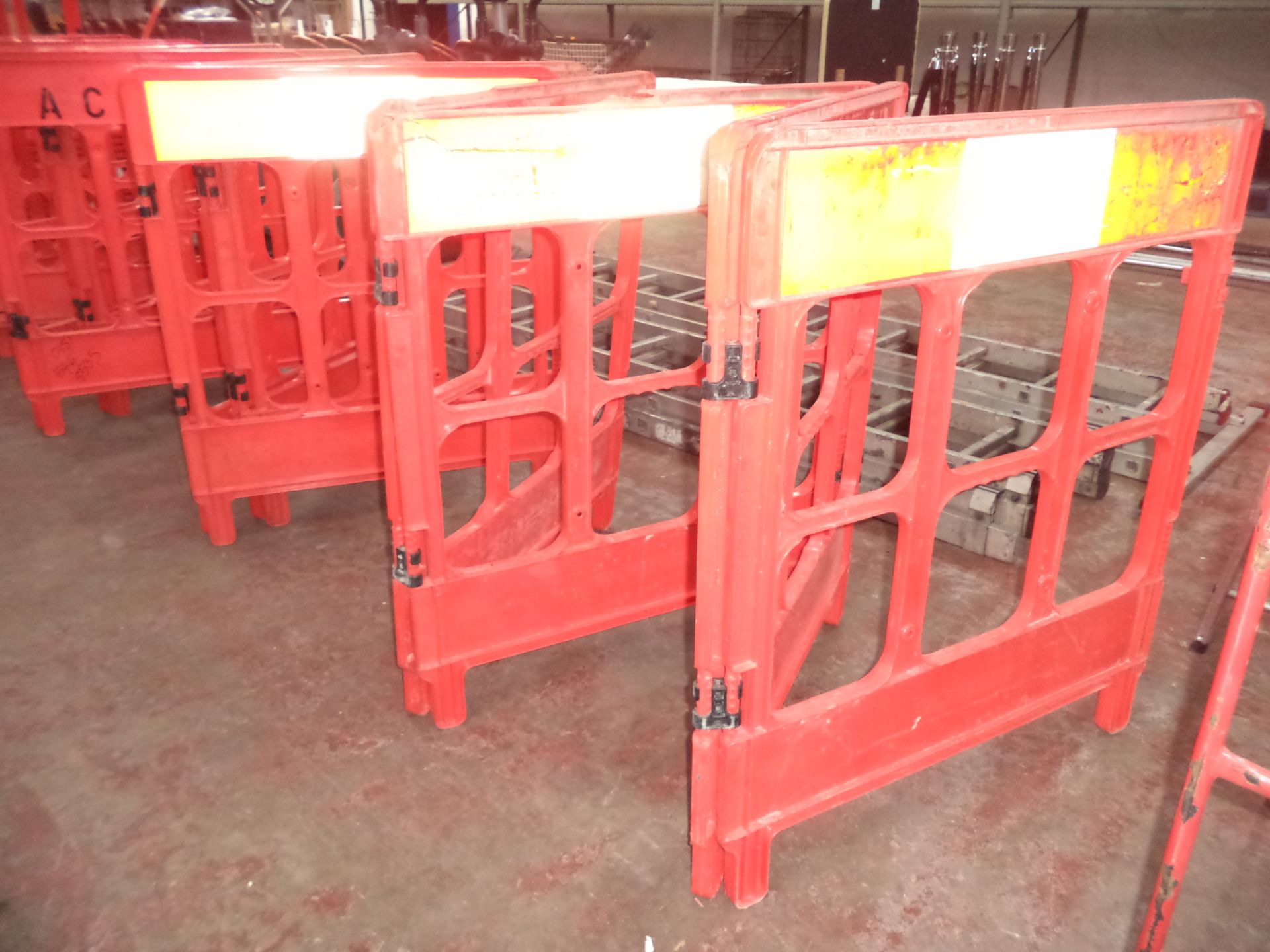 Quantity of barriers comprising 16 panels each circa 830mm x 1000mm IMPORTANT: Please remember goods - Image 3 of 4