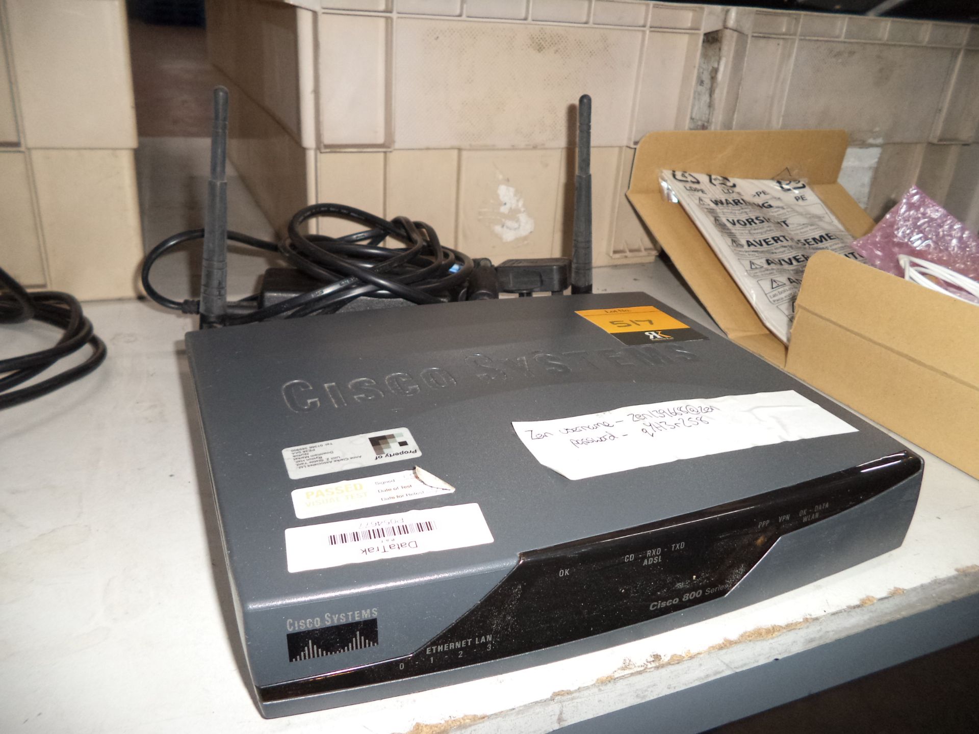 Cisco model 870 twin aerial wireless router/switch IMPORTANT: Please remember goods successfully bid