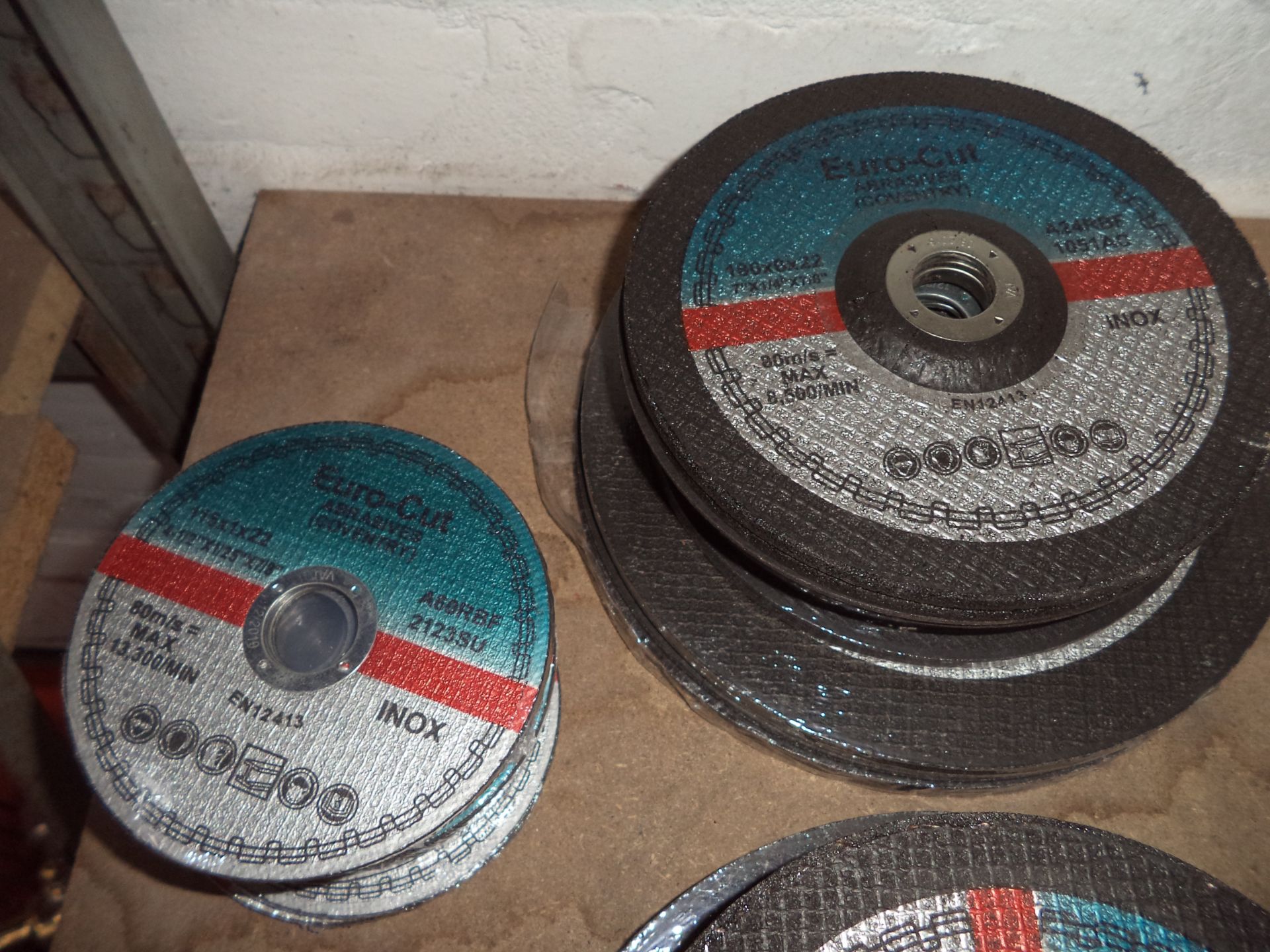 Wide variety of Euro-cut discs, in varying sizes, in 6 stacks as pictured - very approximately 170 - Image 4 of 4