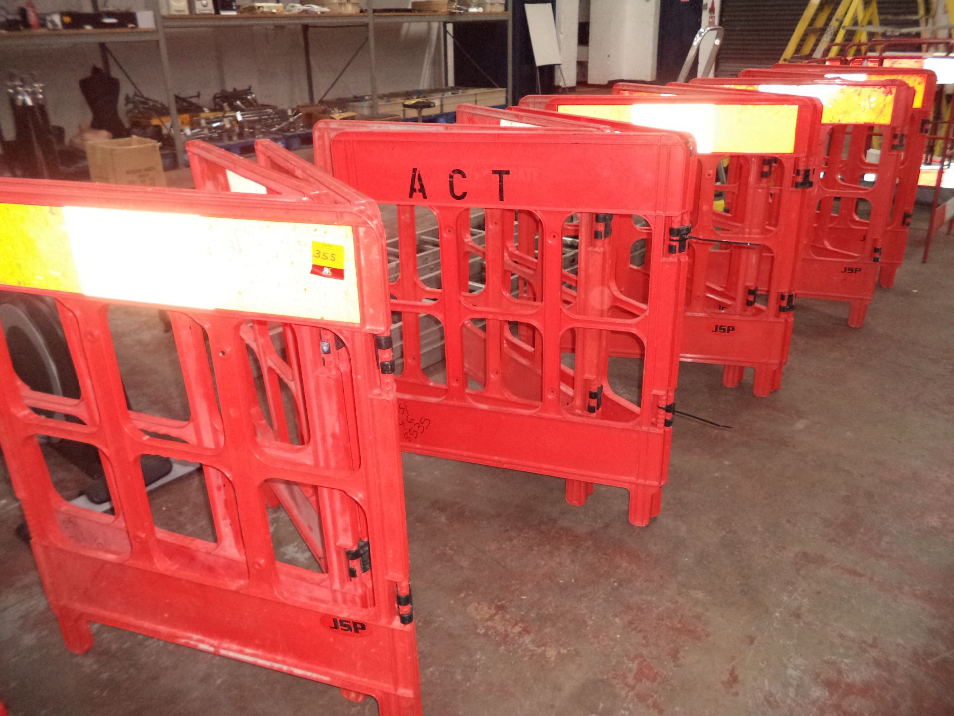 Quantity of barriers comprising 16 panels each circa 830mm x 1000mm IMPORTANT: Please remember goods - Image 4 of 4