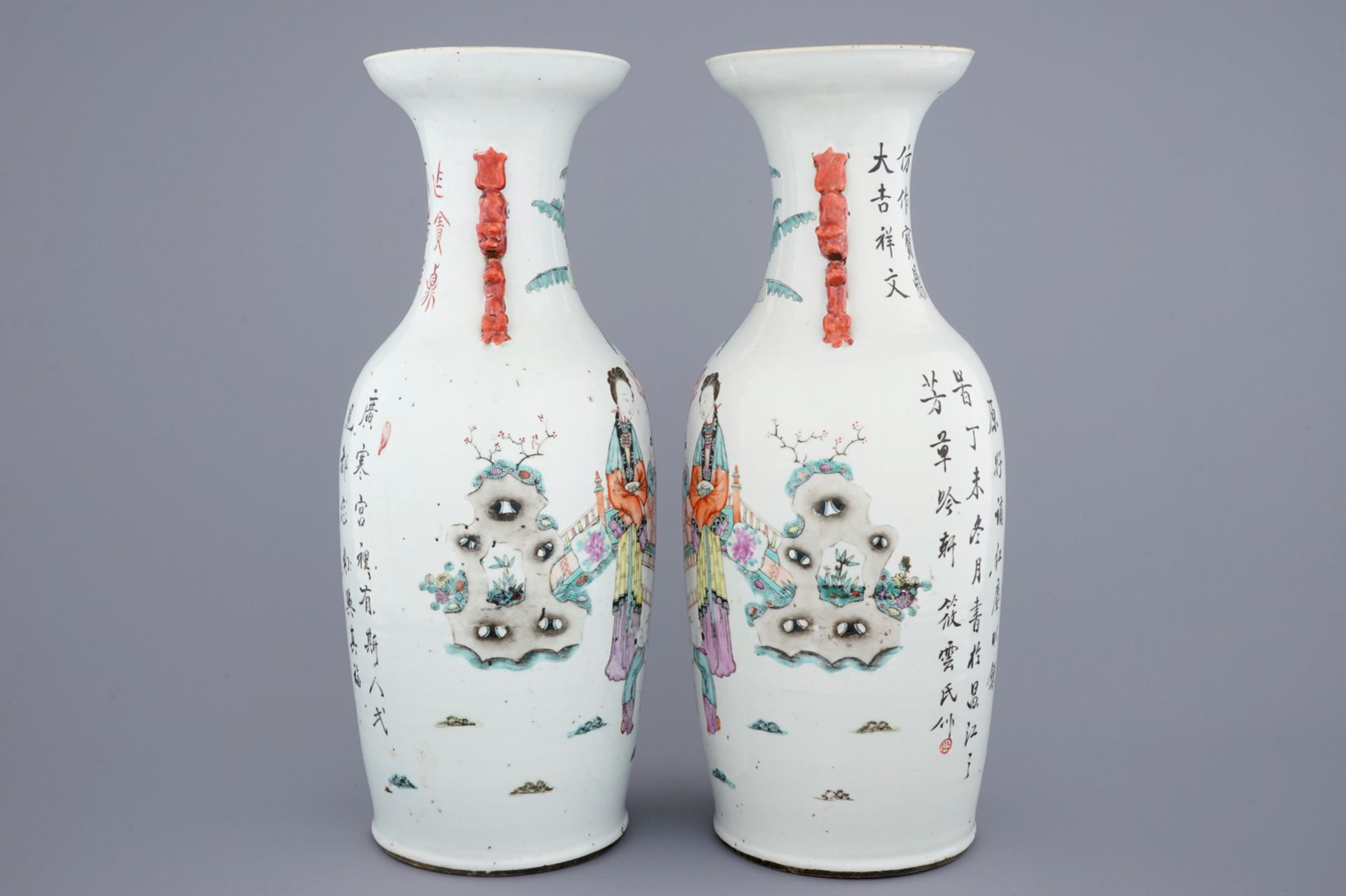 A pair of Chinese qianjiangcai vases signed Xiao Yun, 19/20th C. - H.: 61,5 cm - [...] - Image 4 of 7