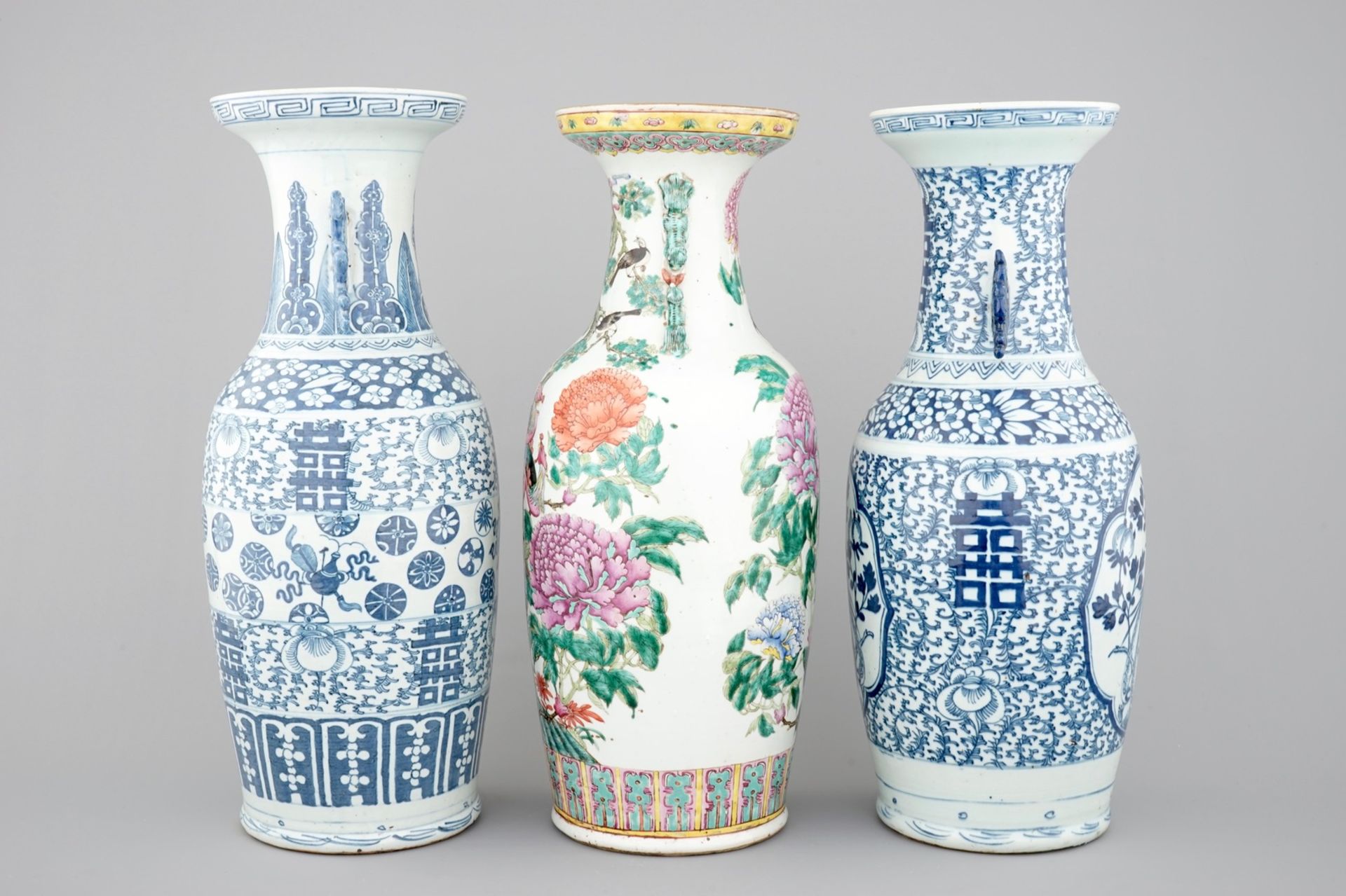 3 tall Chinese famille rose and blue & white vases, 19th C. - H: 61,5 cm (the [...] - Image 3 of 7