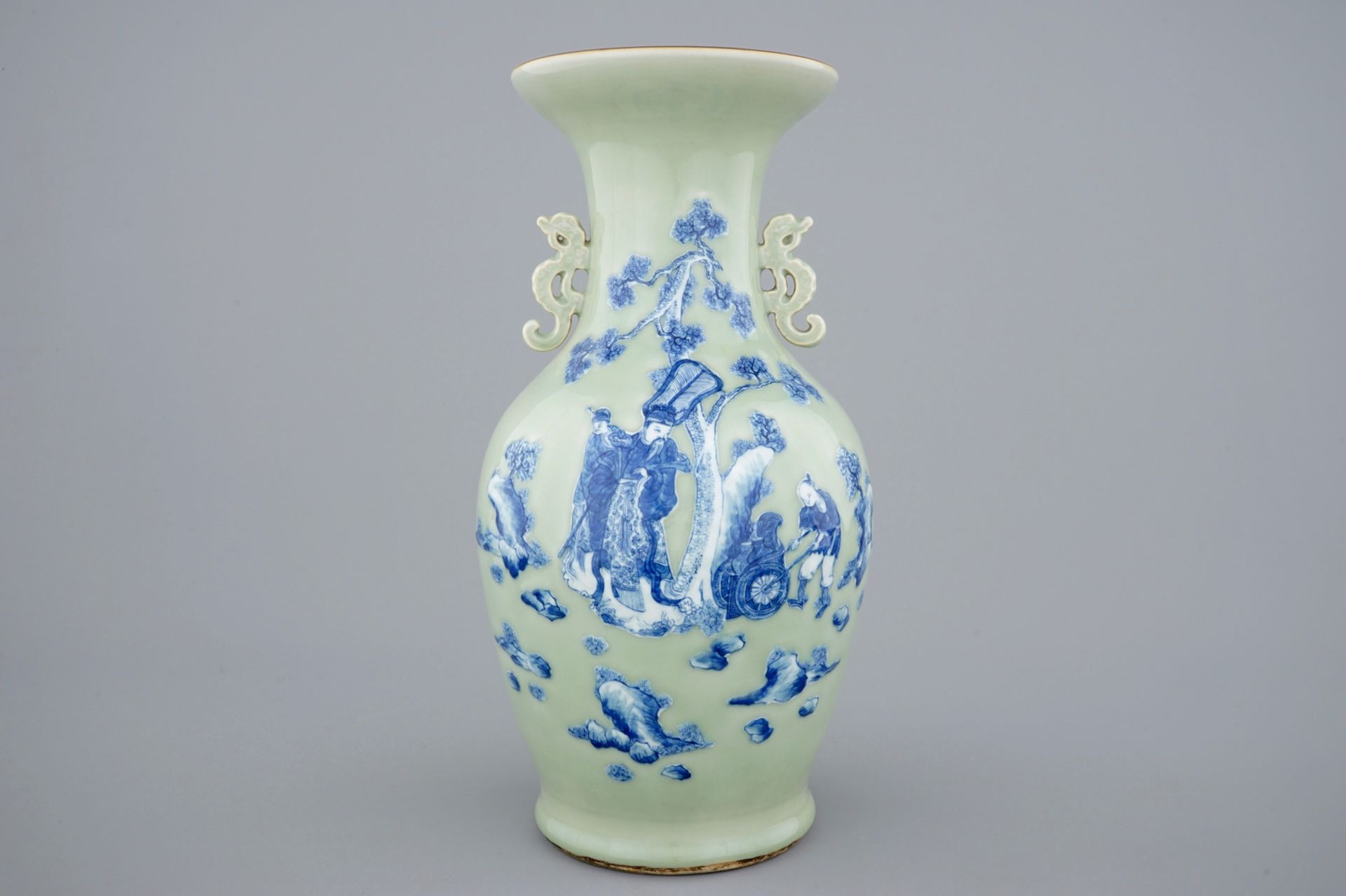 A fine Chinese blue and white on celadon ground porcelain vase, 19th C. - Dim.: H.: [...]