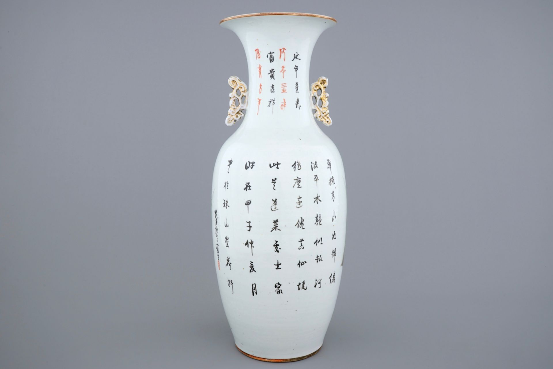 A Chinese famille rose landscape vase, 19/20th C. - H.: 58,5 cm - Dia.: 23,5 cm - - Image 3 of 6